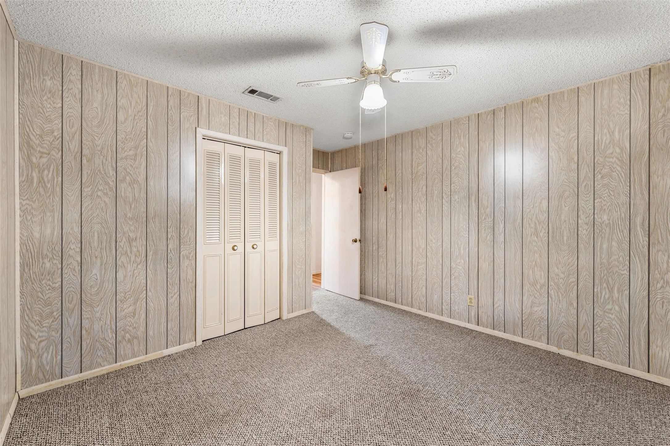 Single Family Residence For Sale in Mc Lennan County , 131 Ronwood, Woodway, Texas 76712, 3 Bedroom, 2 Bathroom, Garage spaces, 1,518 Sqft, built in 1978, mls#21402061, Real Estate Agent in Woodway, Homes For Sale in Mc Lennan county, Homes For Sale in Woodway, Realtor in Woodway Texas, Real Estate Brokerage Independent Realty Texas, Luminita Cordes Realtor