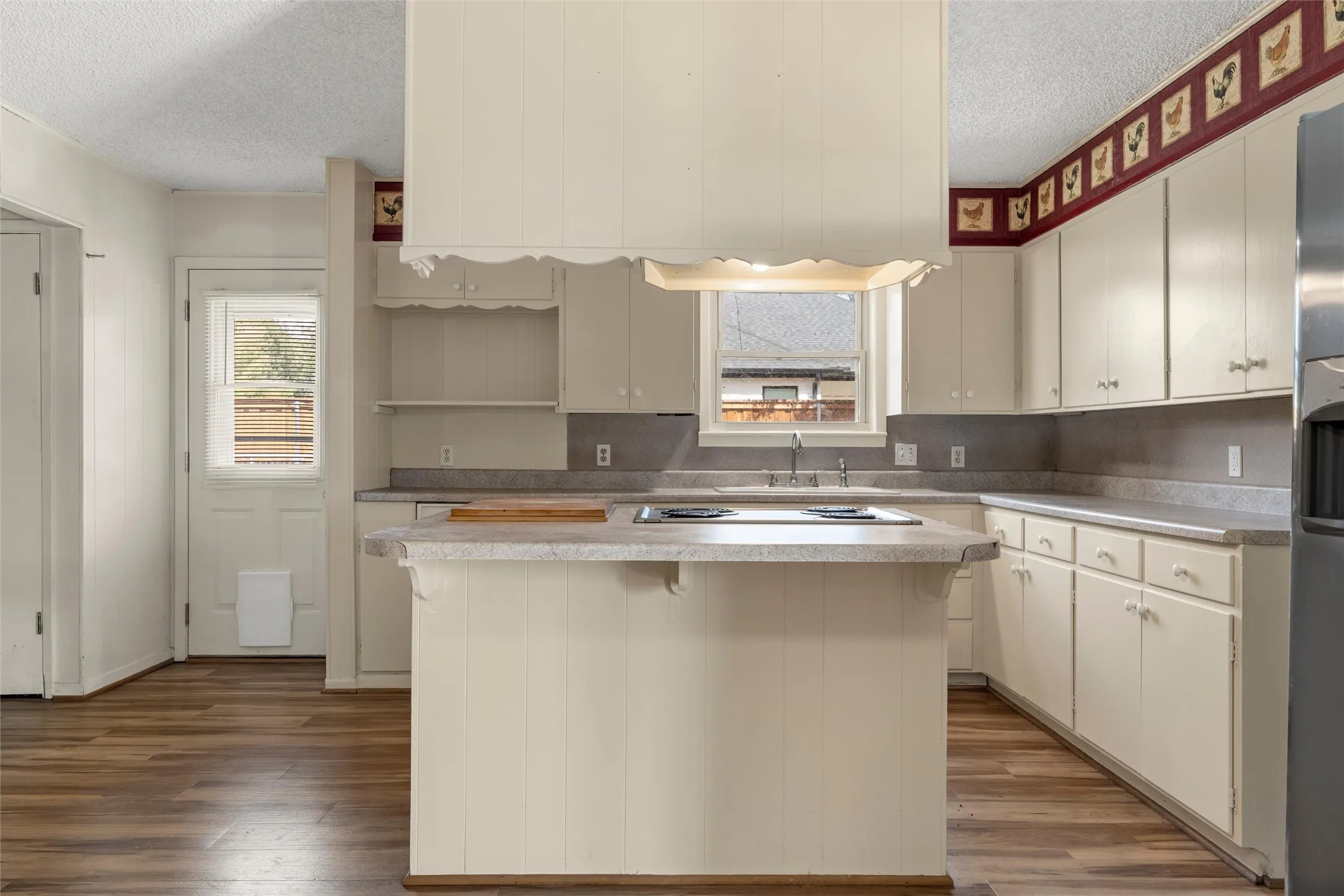 Single Family Residence For Sale in Mc Lennan County , 131 Ronwood, Woodway, Texas 76712, 3 Bedroom, 2 Bathroom, Garage spaces, 1,518 Sqft, built in 1978, mls#21402061, Real Estate Agent in Woodway, Homes For Sale in Mc Lennan county, Homes For Sale in Woodway, Realtor in Woodway Texas, Real Estate Brokerage Independent Realty Texas, Luminita Cordes Realtor