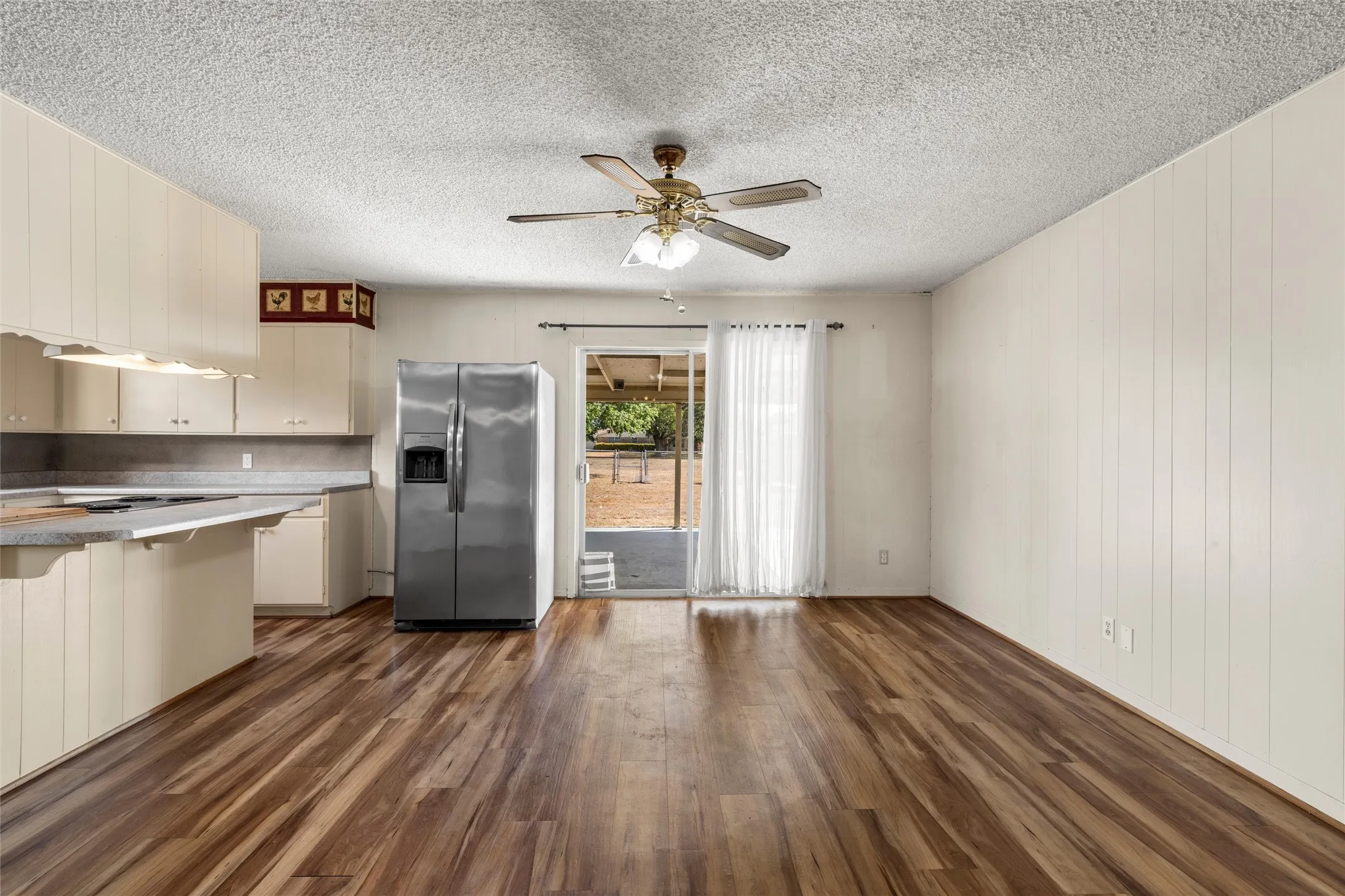 Single Family Residence For Sale in Mc Lennan County , 131 Ronwood, Woodway, Texas 76712, 3 Bedroom, 2 Bathroom, Garage spaces, 1,518 Sqft, built in 1978, mls#21402061, Real Estate Agent in Woodway, Homes For Sale in Mc Lennan county, Homes For Sale in Woodway, Realtor in Woodway Texas, Real Estate Brokerage Independent Realty Texas, Luminita Cordes Realtor