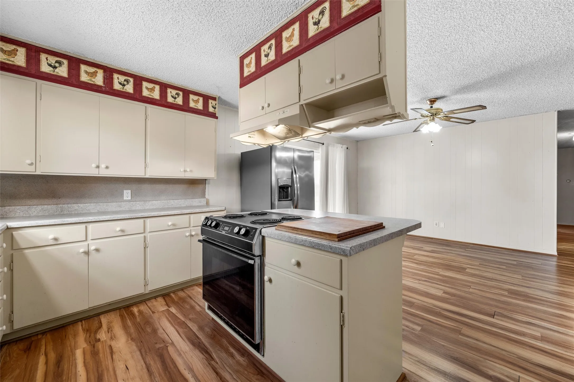 Single Family Residence For Sale in Mc Lennan County , 131 Ronwood, Woodway, Texas 76712, 3 Bedroom, 2 Bathroom, Garage spaces, 1,518 Sqft, built in 1978, mls#21402061, Real Estate Agent in Woodway, Homes For Sale in Mc Lennan county, Homes For Sale in Woodway, Realtor in Woodway Texas, Real Estate Brokerage Independent Realty Texas, Luminita Cordes Realtor