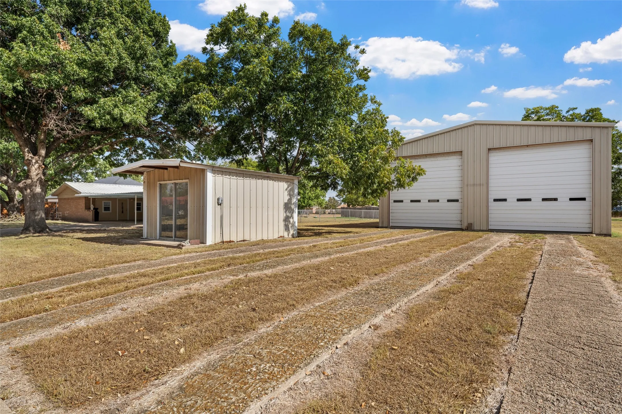 Single Family Residence For Sale in Mc Lennan County , 131 Ronwood, Woodway, Texas 76712, 3 Bedroom, 2 Bathroom, Garage spaces, 1,518 Sqft, built in 1978, mls#21402061, Real Estate Agent in Woodway, Homes For Sale in Mc Lennan county, Homes For Sale in Woodway, Realtor in Woodway Texas, Real Estate Brokerage Independent Realty Texas, Luminita Cordes Realtor