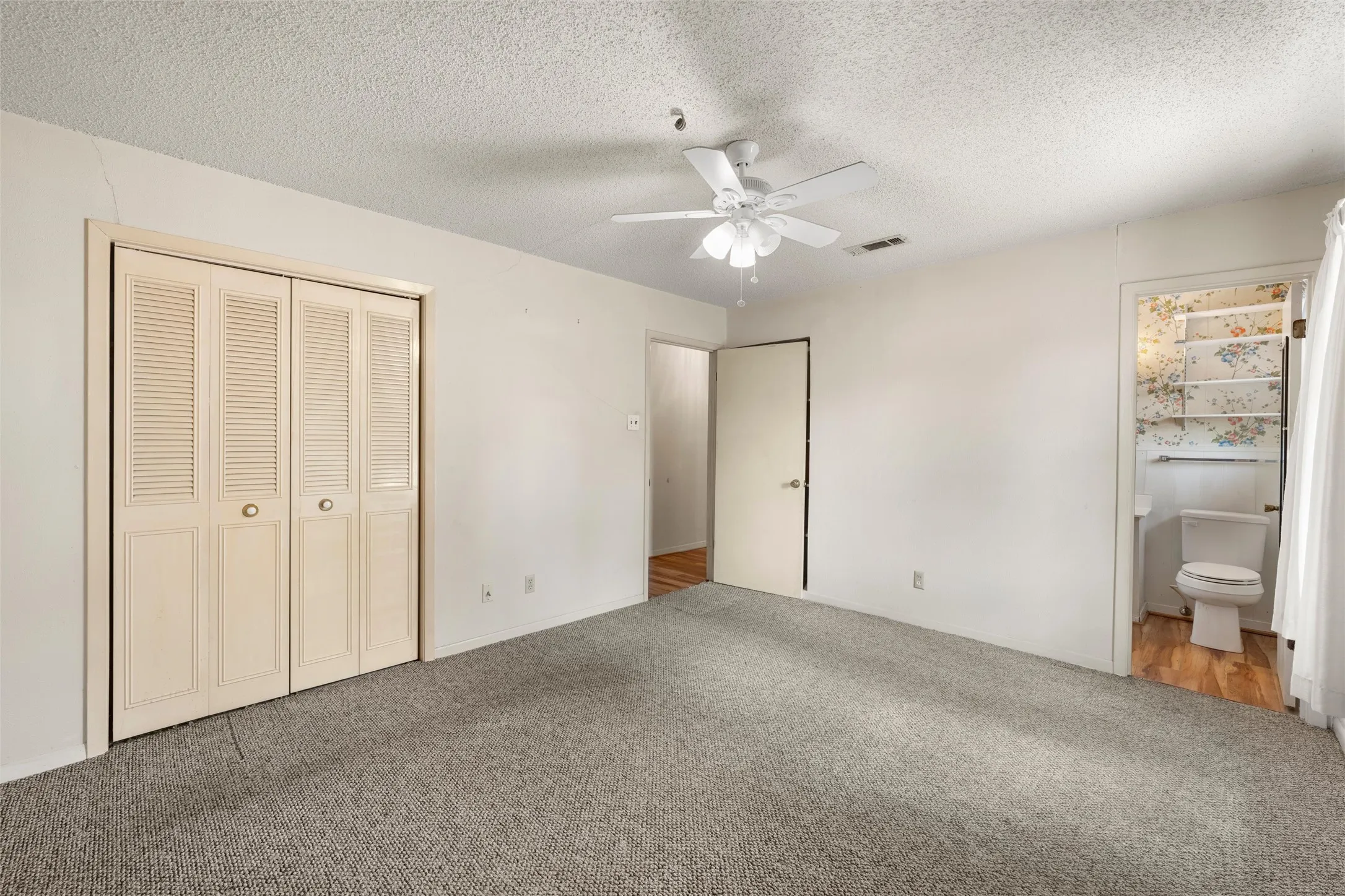 Single Family Residence For Sale in Mc Lennan County , 131 Ronwood, Woodway, Texas 76712, 3 Bedroom, 2 Bathroom, Garage spaces, 1,518 Sqft, built in 1978, mls#21402061, Real Estate Agent in Woodway, Homes For Sale in Mc Lennan county, Homes For Sale in Woodway, Realtor in Woodway Texas, Real Estate Brokerage Independent Realty Texas, Luminita Cordes Realtor