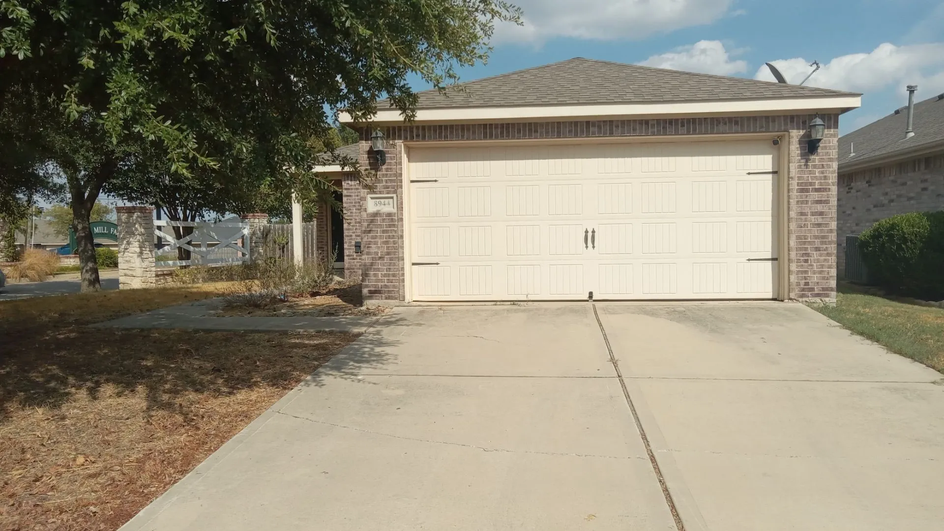 Single Family Residence For Sale in Tarrant County , 8944 Sunny Hollow Drive, Fort Worth, Texas 76179, 3 Bedroom, 2 Bathroom, 2 Garage spaces, 1,409 Sqft, built in 2015, mls#21402377, Real Estate Agent in Fort Worth, Homes For Sale in Tarrant county, Homes For Sale in Fort Worth, Realtor in Fort Worth Texas, Real Estate Brokerage Independent Realty Texas, Luminita Cordes Realtor