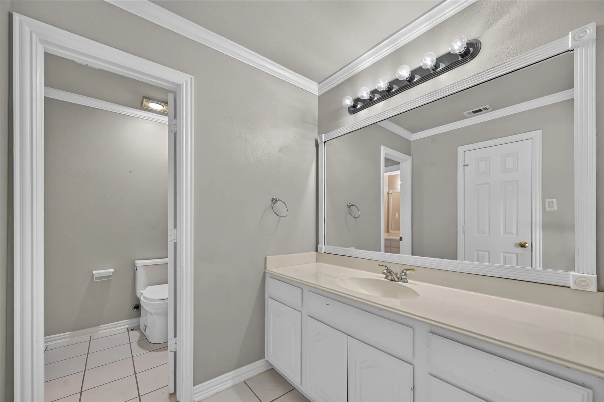 Single Family Residence For Sale in Collin County , 8004 Ashby Court, Plano, Texas 75025, 4 Bedroom, 4 Bathroom, 2 Garage spaces, 3,331 Sqft, built in 1998, mls#21399929, Real Estate Agent in Plano, Homes For Sale in Collin county, Homes For Sale in Plano, Realtor in Plano Texas, Real Estate Brokerage Independent Realty Texas, Luminita Cordes Realtor