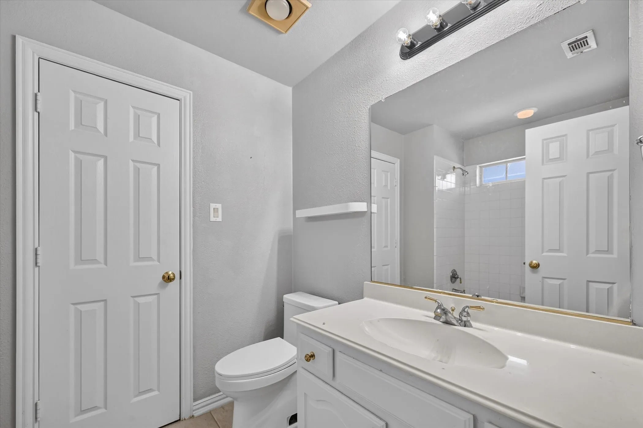 Single Family Residence For Sale in Collin County , 8004 Ashby Court, Plano, Texas 75025, 4 Bedroom, 4 Bathroom, 2 Garage spaces, 3,331 Sqft, built in 1998, mls#21399929, Real Estate Agent in Plano, Homes For Sale in Collin county, Homes For Sale in Plano, Realtor in Plano Texas, Real Estate Brokerage Independent Realty Texas, Luminita Cordes Realtor