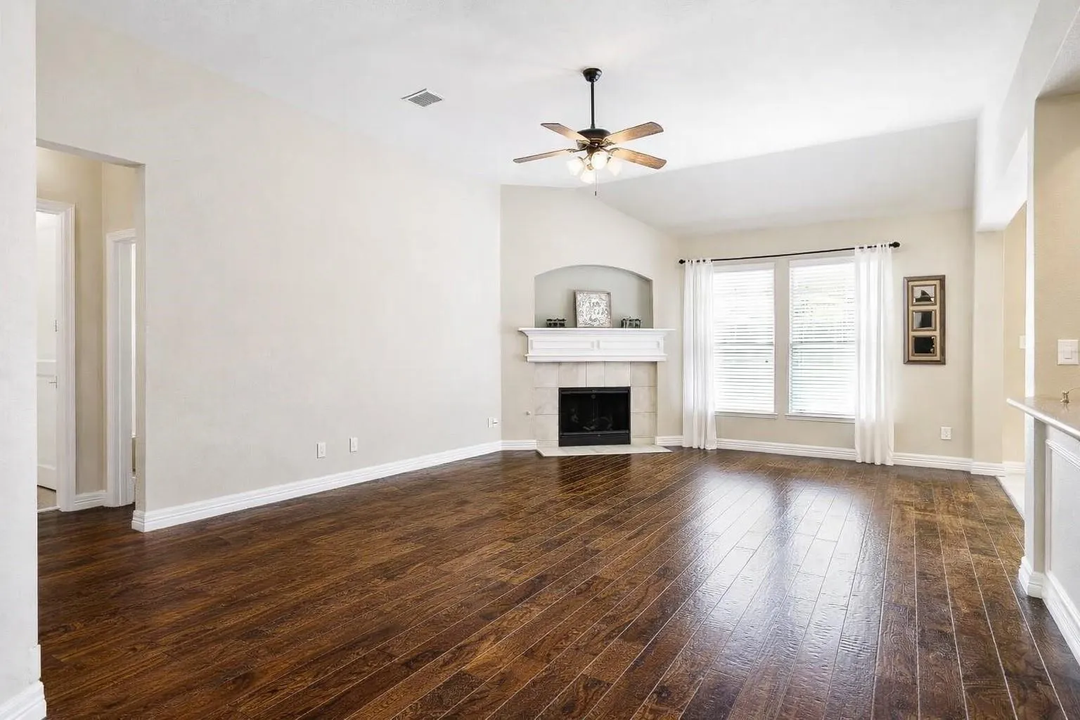 Single Family Residence For Rent in Denton County , 15712 Ringdove Court, Fort Worth, Texas 76262, 4 Bedroom, 3 Bathroom, 2 Garage spaces, 2,912 Sqft, built in 2007, mls#21402378, Real Estate Agent in Fort Worth, Homes For Rent in Denton county, Homes For Rent in Fort Worth, Realtor in Fort Worth Texas, Real Estate Brokerage Independent Realty Texas, Luminita Cordes Realtor
