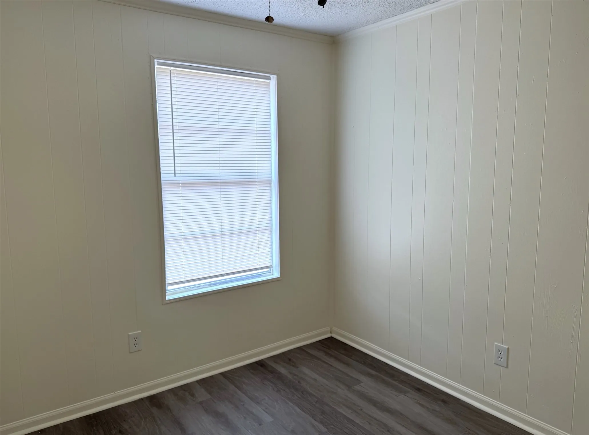 Duplex For Rent in Denton County , 708 IOOF Street B, Denton, Texas 76201, 2 Bedroom, 1 Bathroom, Garage spaces, 682 Sqft, built in 1935, mls#21402081, Real Estate Agent in Denton, Homes For Rent in Denton county, Homes For Rent in Denton, Realtor in Denton Texas, Real Estate Brokerage Independent Realty Texas, Luminita Cordes Realtor