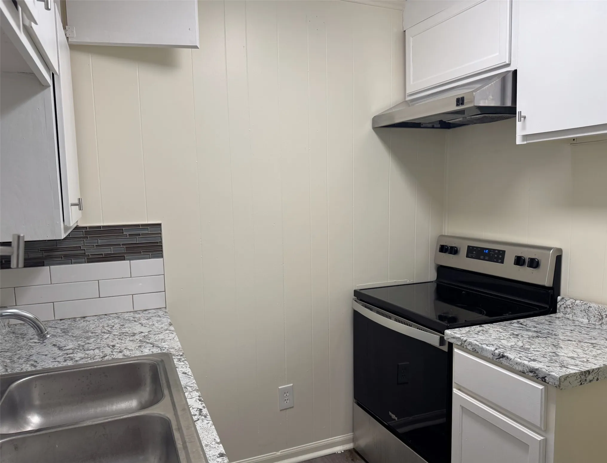 Duplex For Rent in Denton County , 708 IOOF Street B, Denton, Texas 76201, 2 Bedroom, 1 Bathroom, Garage spaces, 682 Sqft, built in 1935, mls#21402081, Real Estate Agent in Denton, Homes For Rent in Denton county, Homes For Rent in Denton, Realtor in Denton Texas, Real Estate Brokerage Independent Realty Texas, Luminita Cordes Realtor