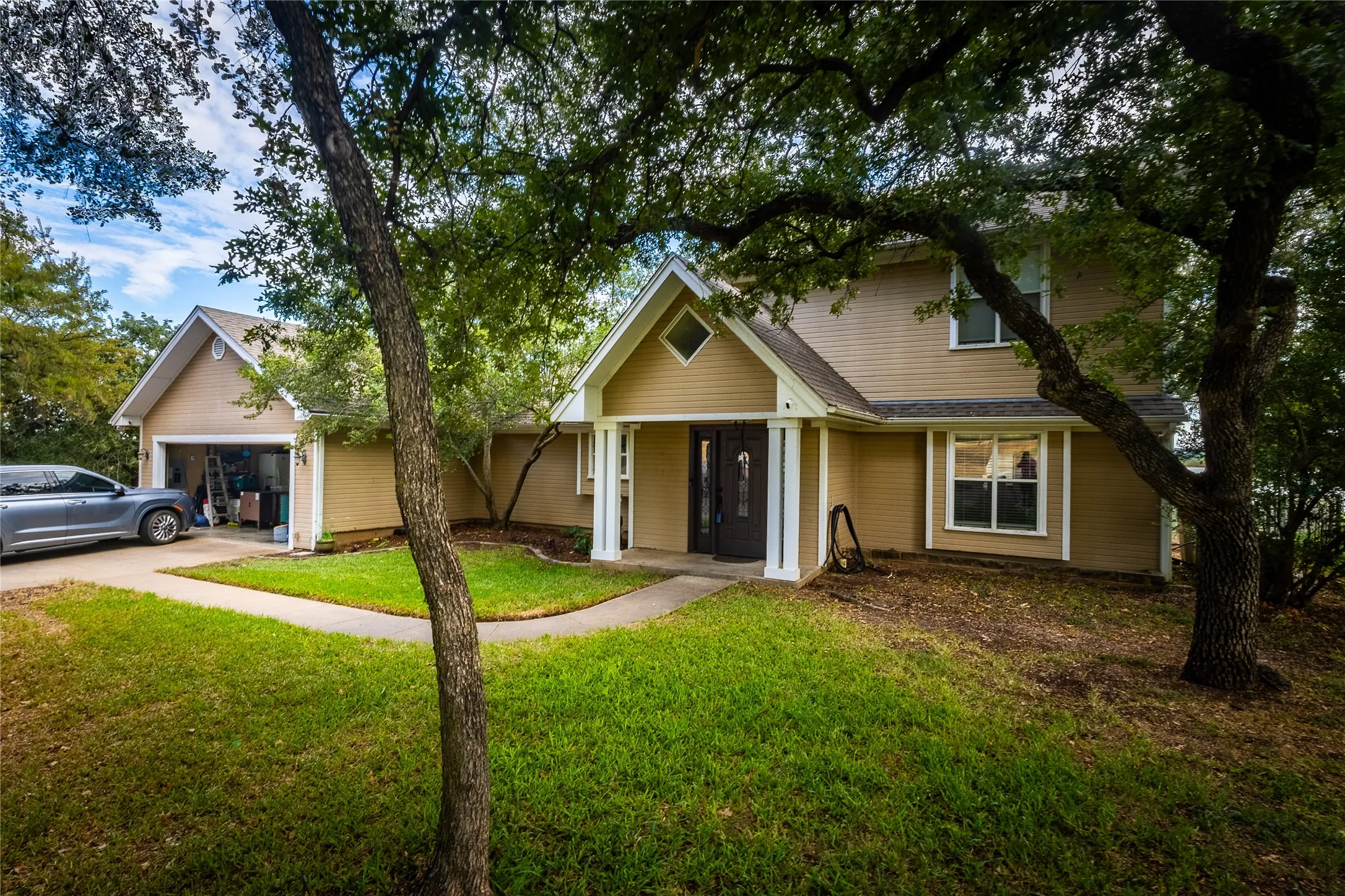 Single Family Residence For Sale in Young County , 618 Farm to Market Road 3003, Graham, Texas 76450, 4 Bedroom, 3 Bathroom, 2 Garage spaces, 2,393 Sqft, built in 1999, mls#21400474, Real Estate Agent in Graham, Homes For Sale in Young county, Homes For Sale in Graham, Realtor in Graham Texas, Real Estate Brokerage Independent Realty Texas, Luminita Cordes Realtor