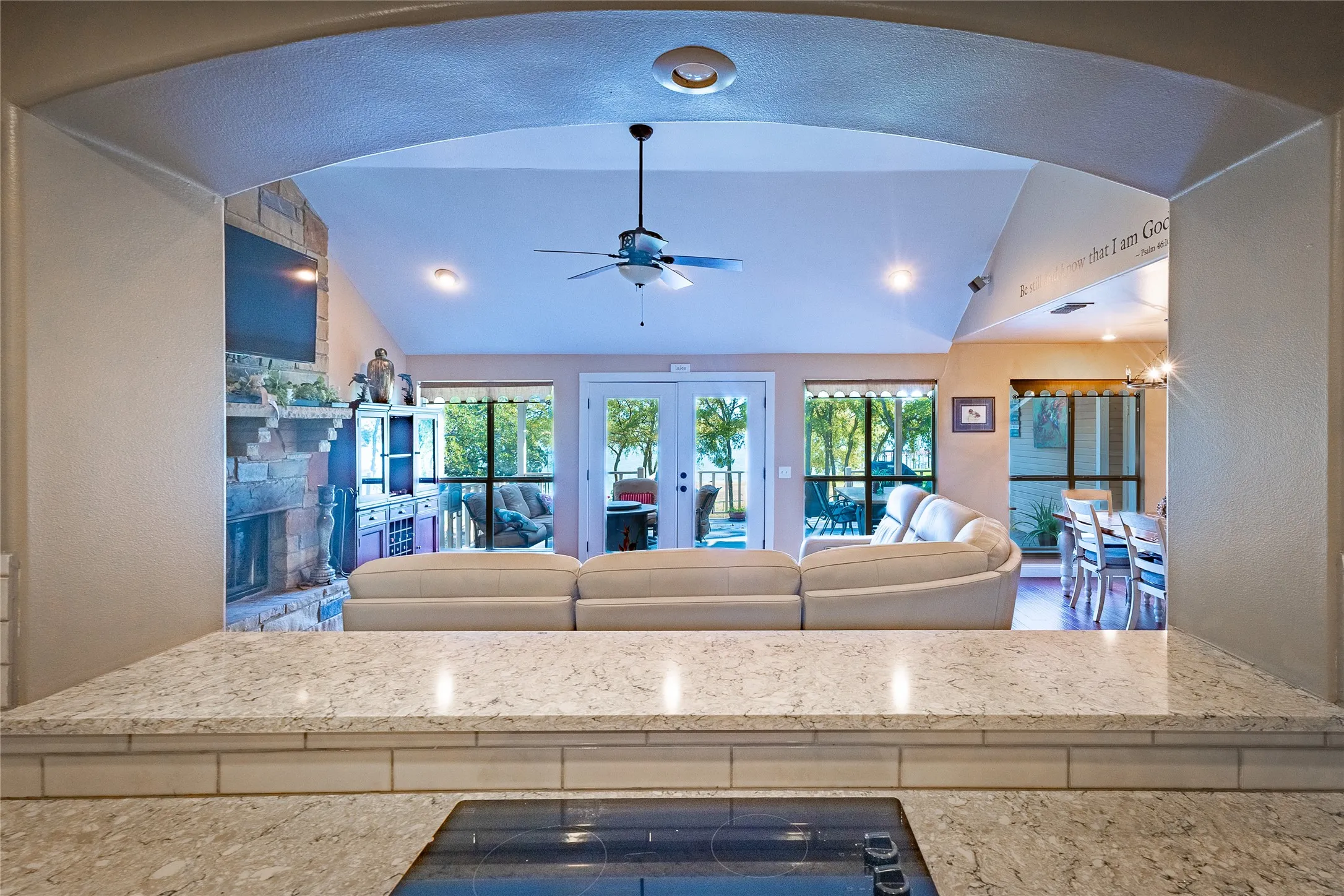 Single Family Residence For Sale in Young County , 618 Farm to Market Road 3003, Graham, Texas 76450, 4 Bedroom, 3 Bathroom, 2 Garage spaces, 2,393 Sqft, built in 1999, mls#21400474, Real Estate Agent in Graham, Homes For Sale in Young county, Homes For Sale in Graham, Realtor in Graham Texas, Real Estate Brokerage Independent Realty Texas, Luminita Cordes Realtor