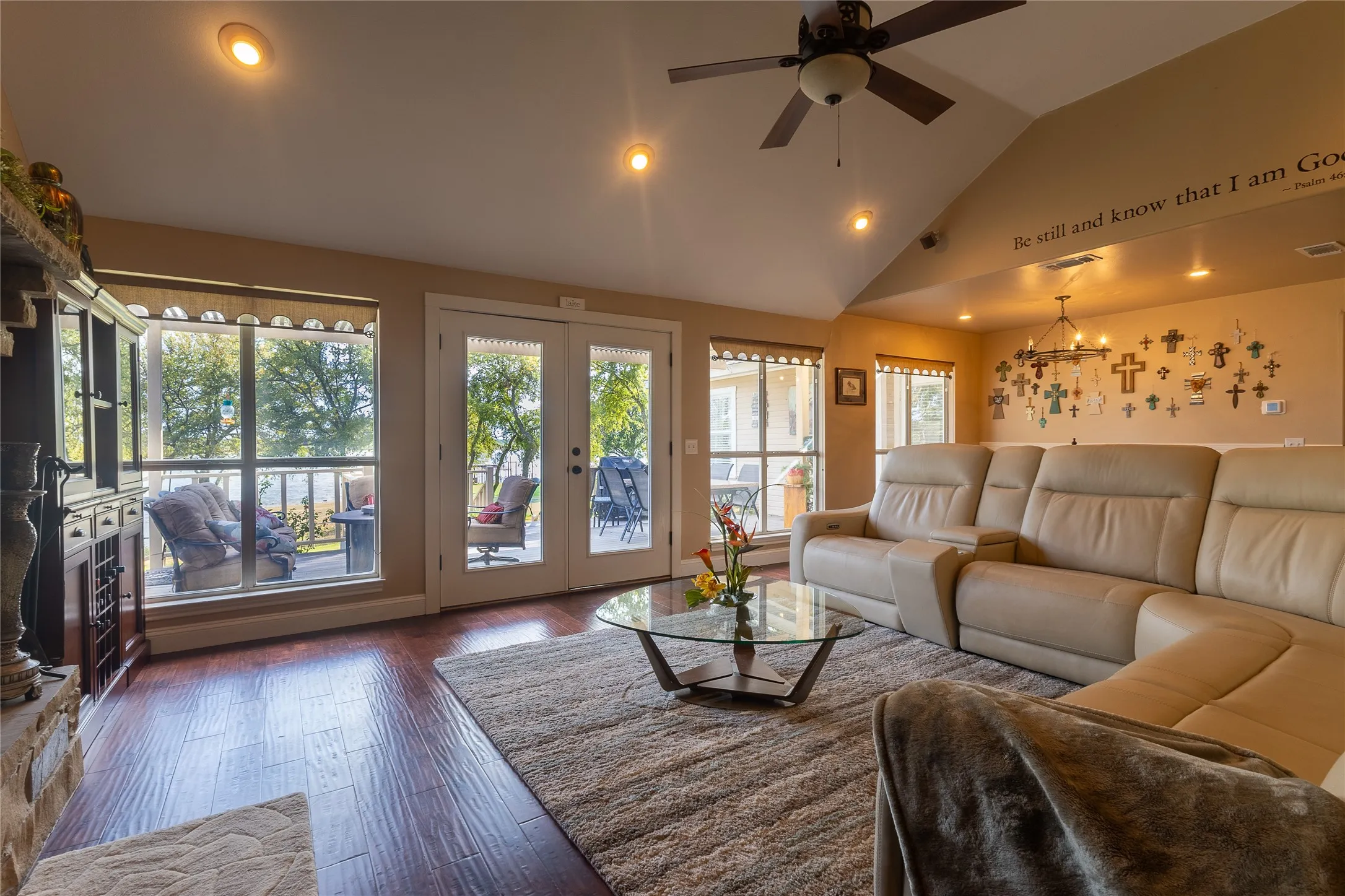 Single Family Residence For Sale in Young County , 618 Farm to Market Road 3003, Graham, Texas 76450, 4 Bedroom, 3 Bathroom, 2 Garage spaces, 2,393 Sqft, built in 1999, mls#21400474, Real Estate Agent in Graham, Homes For Sale in Young county, Homes For Sale in Graham, Realtor in Graham Texas, Real Estate Brokerage Independent Realty Texas, Luminita Cordes Realtor