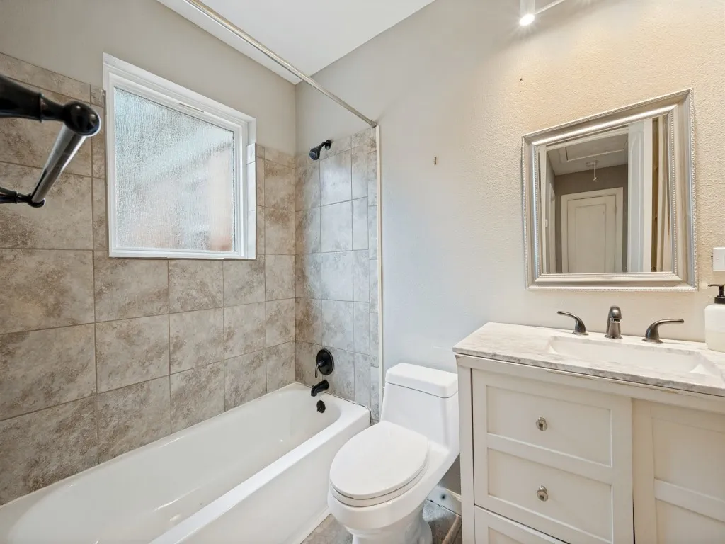 Single Family Residence For Sale in Dallas County , 1718 Pat Drive, Dallas, Texas 75228, 3 Bedroom, 2 Bathroom, Garage spaces, 1,636 Sqft, built in 1950, mls#21401061, Real Estate Agent in Dallas, Homes For Sale in Dallas county, Homes For Sale in Dallas, Realtor in Dallas Texas, Real Estate Brokerage Independent Realty Texas, Luminita Cordes Realtor
