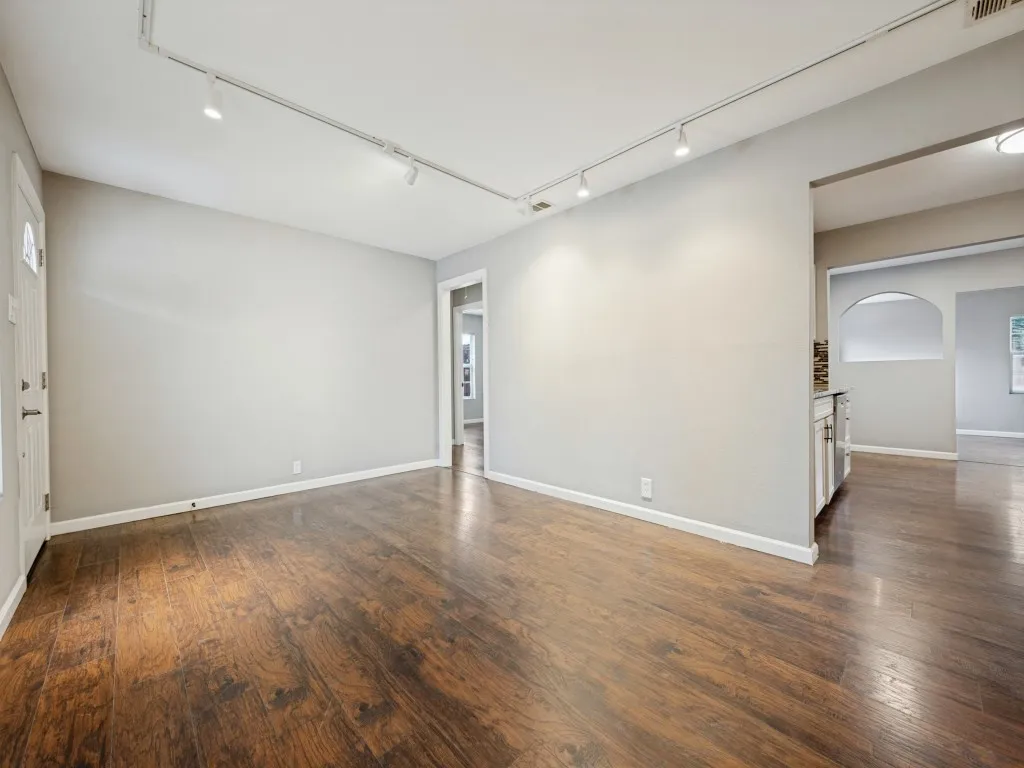 Single Family Residence For Sale in Dallas County , 1718 Pat Drive, Dallas, Texas 75228, 3 Bedroom, 2 Bathroom, Garage spaces, 1,636 Sqft, built in 1950, mls#21401061, Real Estate Agent in Dallas, Homes For Sale in Dallas county, Homes For Sale in Dallas, Realtor in Dallas Texas, Real Estate Brokerage Independent Realty Texas, Luminita Cordes Realtor
