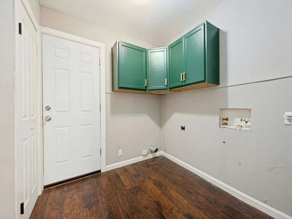 Single Family Residence For Sale in Dallas County , 1718 Pat Drive, Dallas, Texas 75228, 3 Bedroom, 2 Bathroom, Garage spaces, 1,636 Sqft, built in 1950, mls#21401061, Real Estate Agent in Dallas, Homes For Sale in Dallas county, Homes For Sale in Dallas, Realtor in Dallas Texas, Real Estate Brokerage Independent Realty Texas, Luminita Cordes Realtor