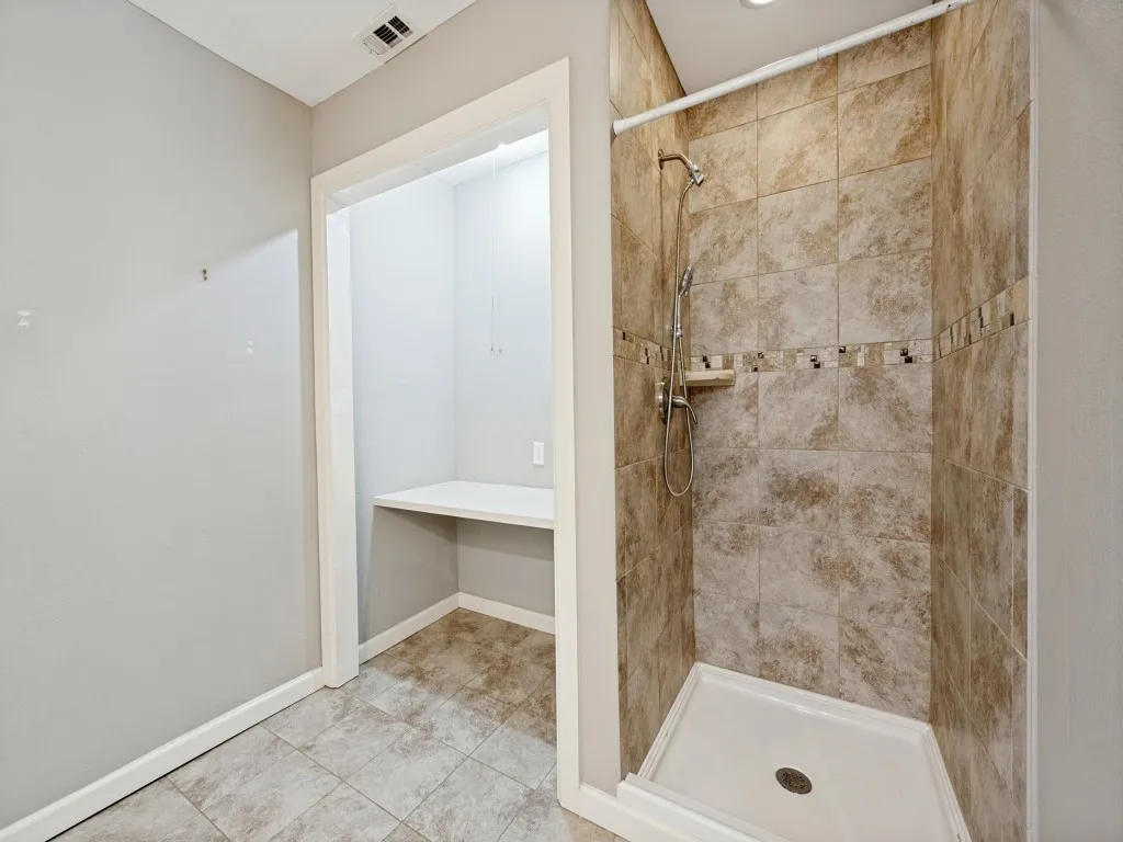 Single Family Residence For Sale in Dallas County , 1718 Pat Drive, Dallas, Texas 75228, 3 Bedroom, 2 Bathroom, Garage spaces, 1,636 Sqft, built in 1950, mls#21401061, Real Estate Agent in Dallas, Homes For Sale in Dallas county, Homes For Sale in Dallas, Realtor in Dallas Texas, Real Estate Brokerage Independent Realty Texas, Luminita Cordes Realtor