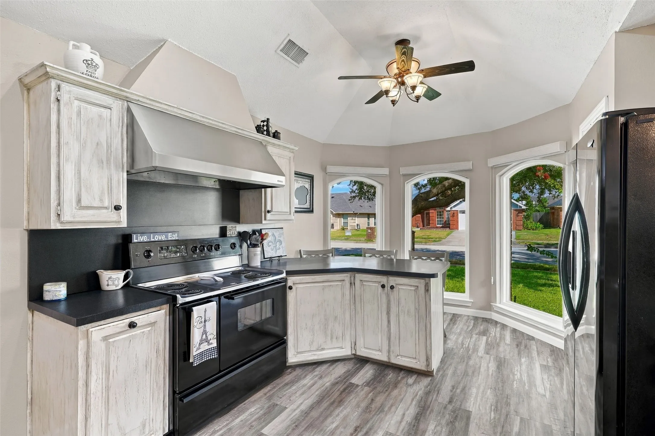 Single Family Residence For Sale in Tarrant County , 6036 Sundown Drive, Watauga, Texas 76148, 3 Bedroom, 2 Bathroom, 2 Garage spaces, 1,774 Sqft, built in 1989, mls#21401430, Real Estate Agent in Watauga, Homes For Sale in Tarrant county, Homes For Sale in Watauga, Realtor in Watauga Texas, Real Estate Brokerage Independent Realty Texas, Luminita Cordes Realtor