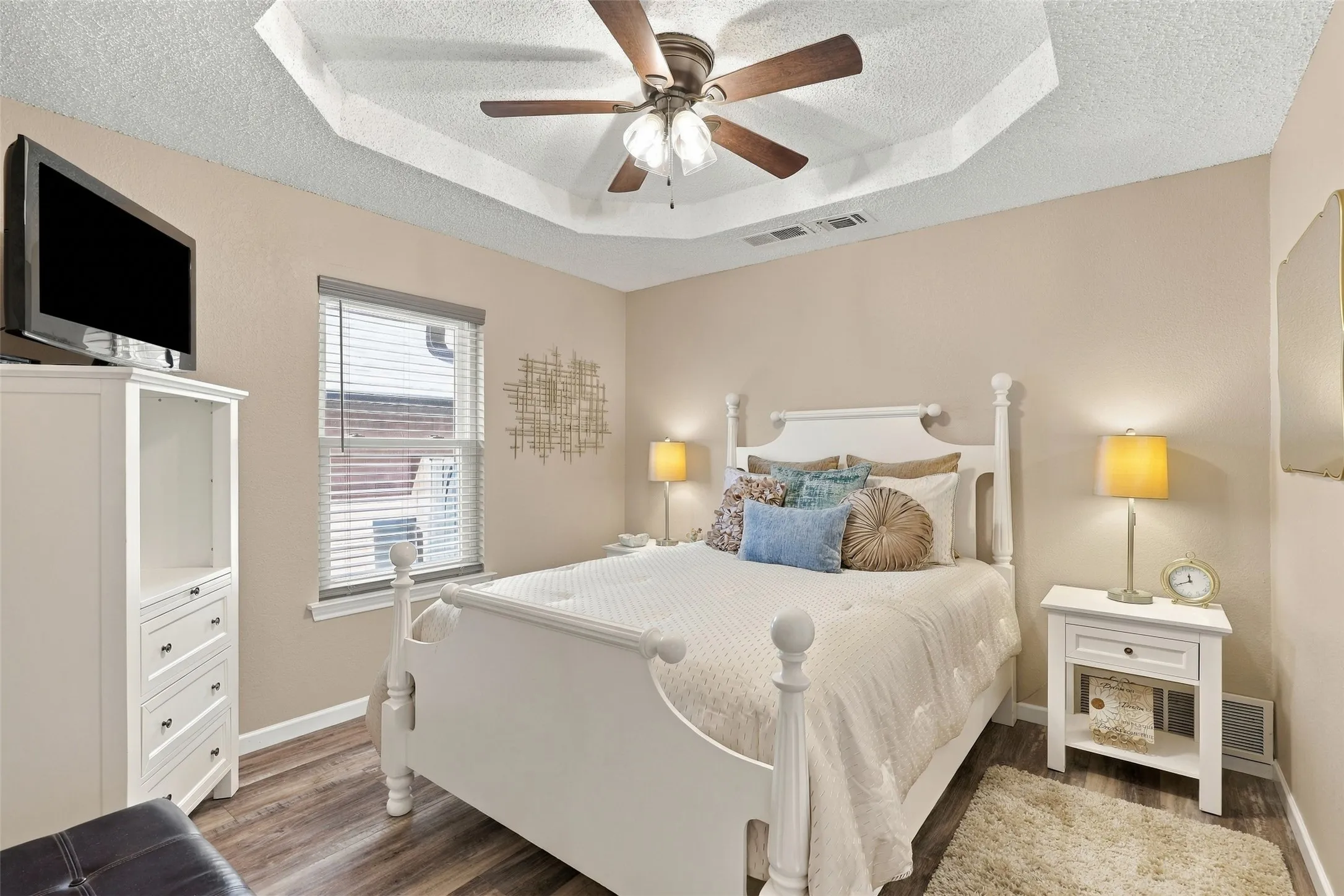 Guest room with walk in closet