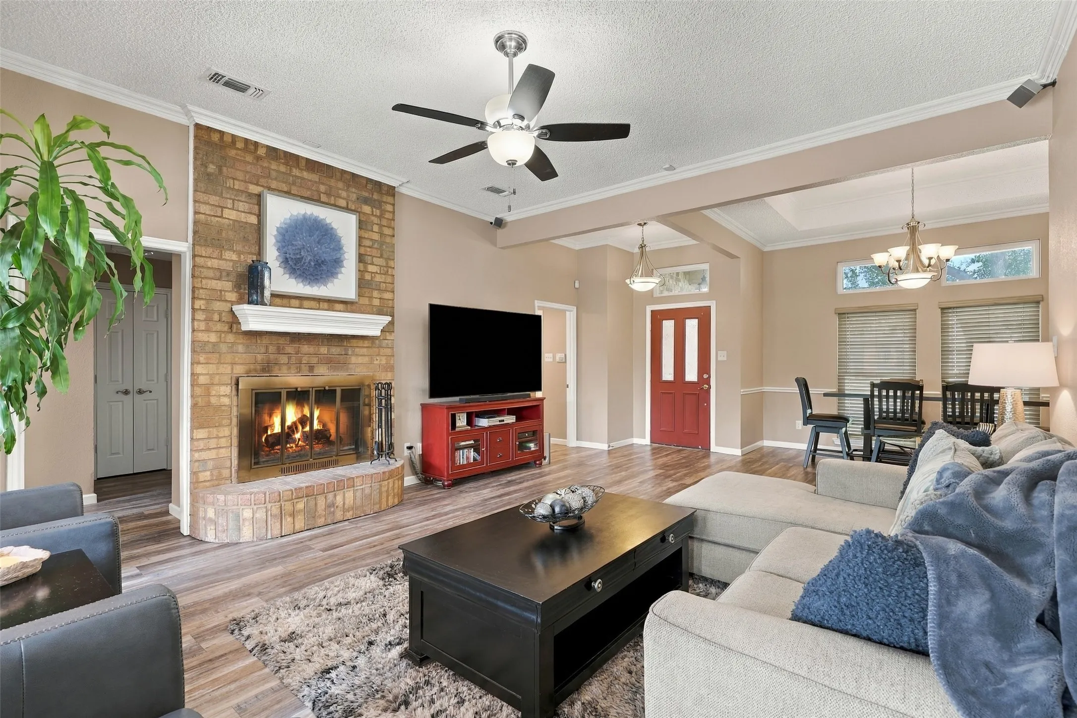 Single Family Residence For Sale in Tarrant County , 6036 Sundown Drive, Watauga, Texas 76148, 3 Bedroom, 2 Bathroom, 2 Garage spaces, 1,774 Sqft, built in 1989, mls#21401430, Real Estate Agent in Watauga, Homes For Sale in Tarrant county, Homes For Sale in Watauga, Realtor in Watauga Texas, Real Estate Brokerage Independent Realty Texas, Luminita Cordes Realtor