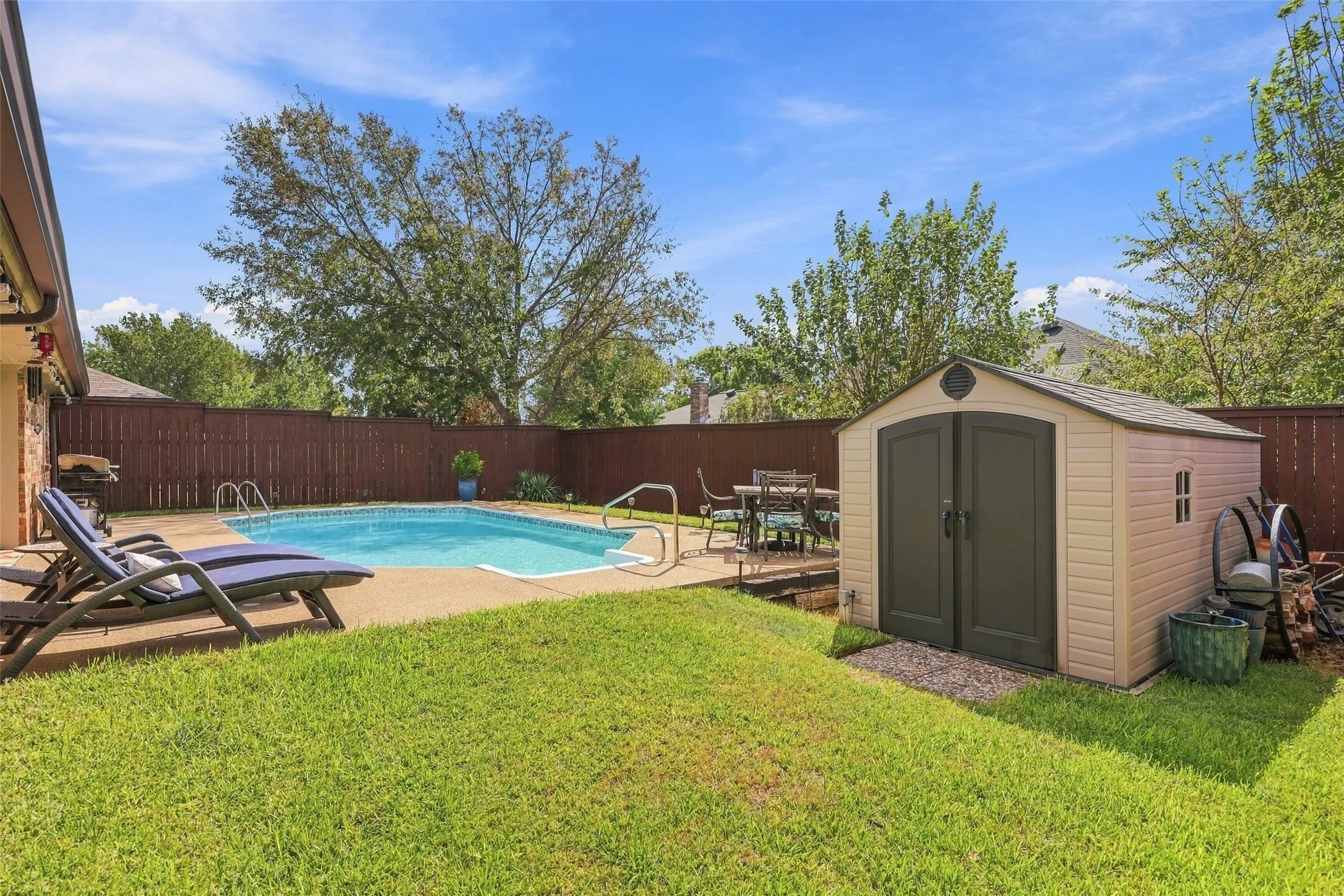 Single Family Residence For Sale in Tarrant County , 6036 Sundown Drive, Watauga, Texas 76148, 3 Bedroom, 2 Bathroom, 2 Garage spaces, 1,774 Sqft, built in 1989, mls#21401430, Real Estate Agent in Watauga, Homes For Sale in Tarrant county, Homes For Sale in Watauga, Realtor in Watauga Texas, Real Estate Brokerage Independent Realty Texas, Luminita Cordes Realtor