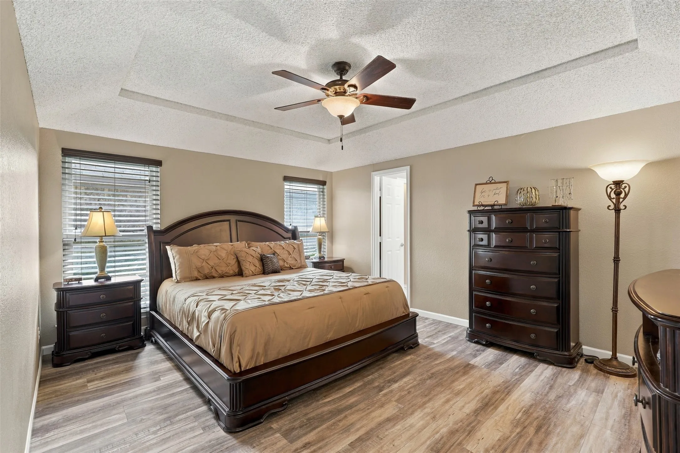 Single Family Residence For Sale in Tarrant County , 6036 Sundown Drive, Watauga, Texas 76148, 3 Bedroom, 2 Bathroom, 2 Garage spaces, 1,774 Sqft, built in 1989, mls#21401430, Real Estate Agent in Watauga, Homes For Sale in Tarrant county, Homes For Sale in Watauga, Realtor in Watauga Texas, Real Estate Brokerage Independent Realty Texas, Luminita Cordes Realtor