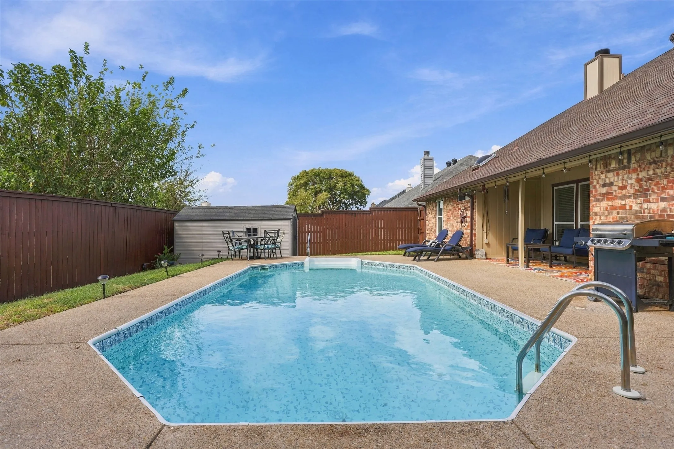 Single Family Residence For Sale in Tarrant County , 6036 Sundown Drive, Watauga, Texas 76148, 3 Bedroom, 2 Bathroom, 2 Garage spaces, 1,774 Sqft, built in 1989, mls#21401430, Real Estate Agent in Watauga, Homes For Sale in Tarrant county, Homes For Sale in Watauga, Realtor in Watauga Texas, Real Estate Brokerage Independent Realty Texas, Luminita Cordes Realtor