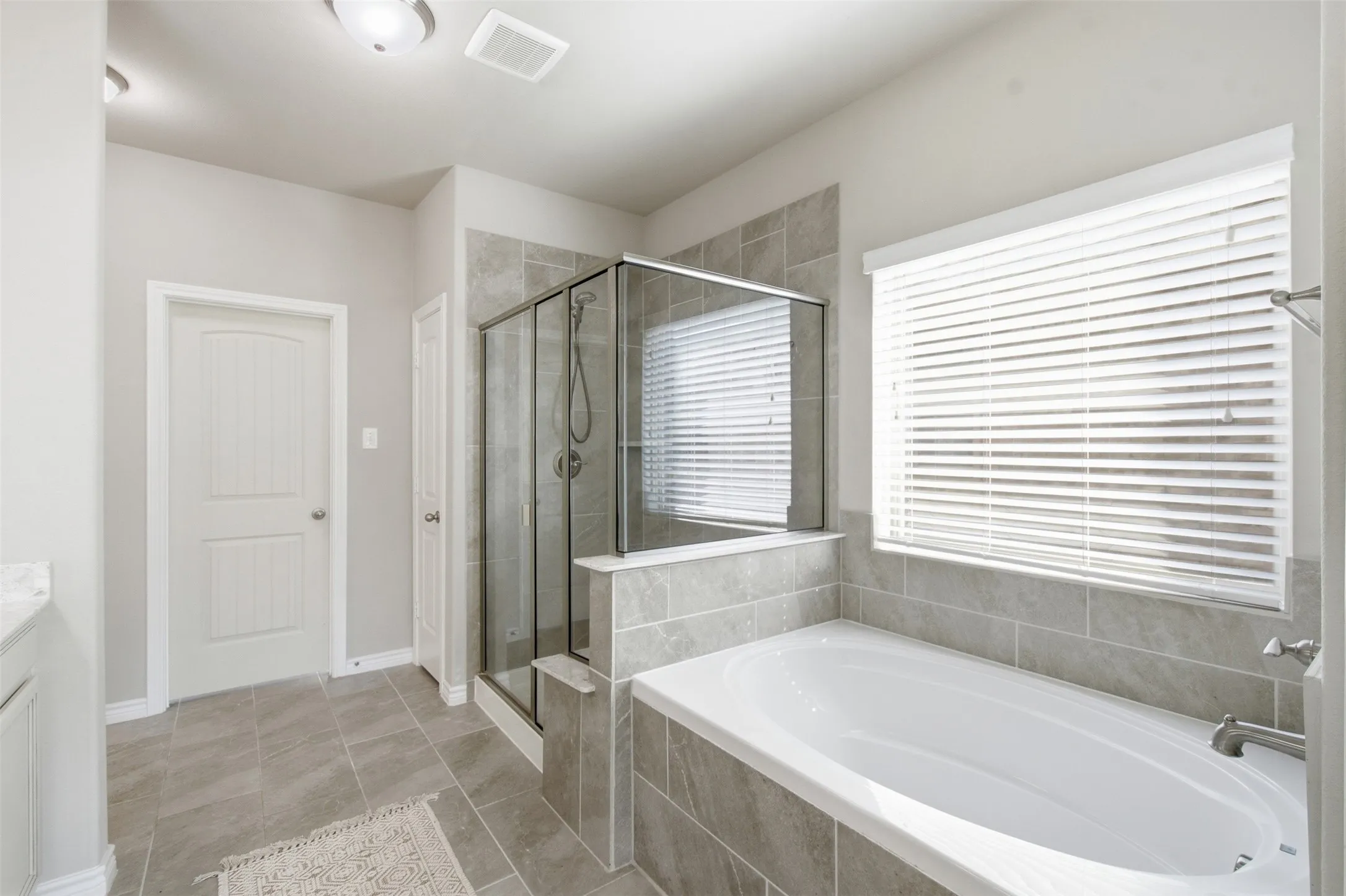 Single Family Residence For Sale in Denton County , 1112 Lake Cypress Lane, Little Elm, Texas 75068, 4 Bedroom, 4 Bathroom, 2 Garage spaces, 3,316 Sqft, built in 2018, mls#21401590, Real Estate Agent in Little Elm, Homes For Sale in Denton county, Homes For Sale in Little Elm, Realtor in Little Elm Texas, Real Estate Brokerage Independent Realty Texas, Luminita Cordes Realtor