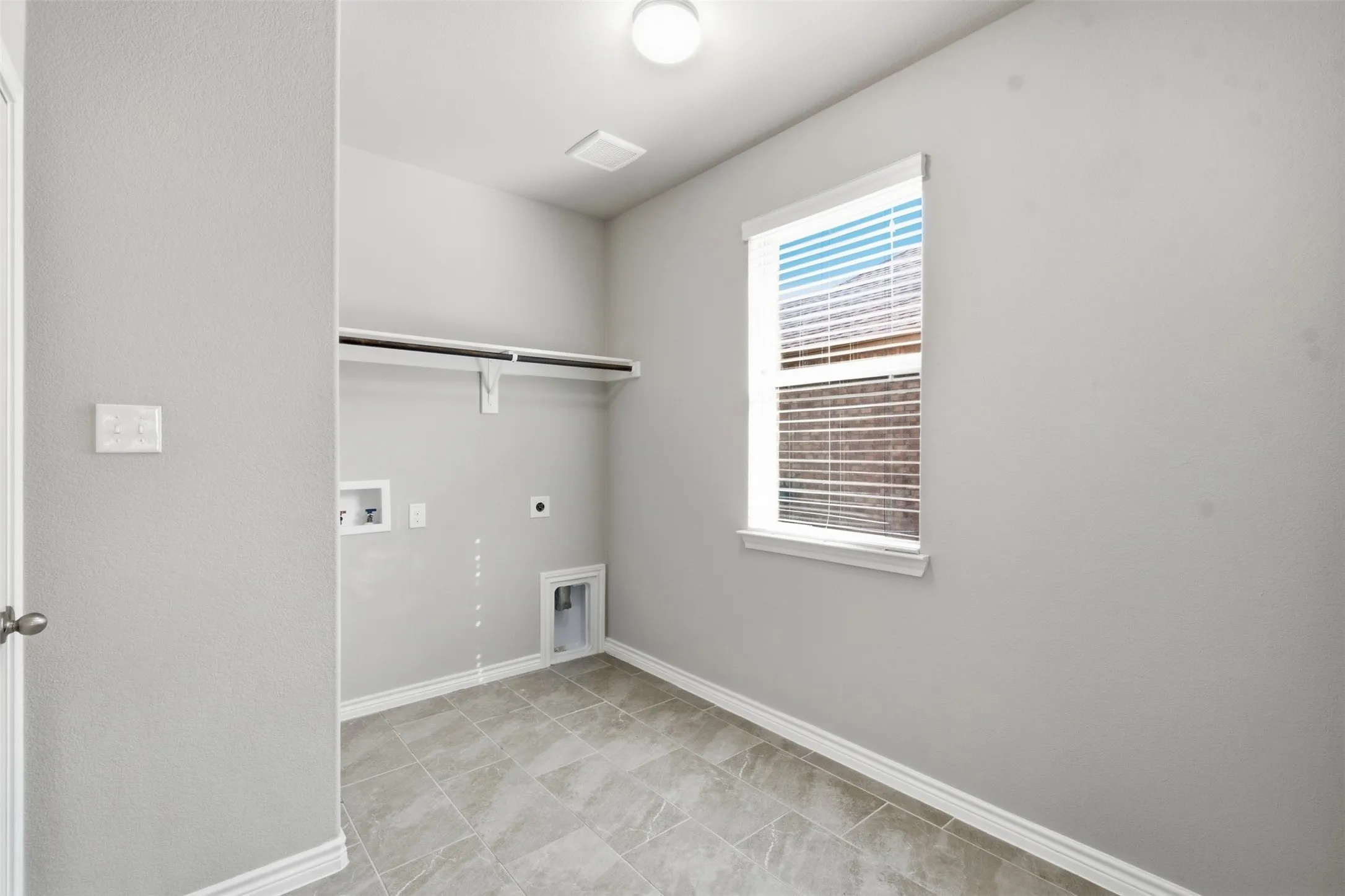 Single Family Residence For Sale in Denton County , 1112 Lake Cypress Lane, Little Elm, Texas 75068, 4 Bedroom, 4 Bathroom, 2 Garage spaces, 3,316 Sqft, built in 2018, mls#21401590, Real Estate Agent in Little Elm, Homes For Sale in Denton county, Homes For Sale in Little Elm, Realtor in Little Elm Texas, Real Estate Brokerage Independent Realty Texas, Luminita Cordes Realtor