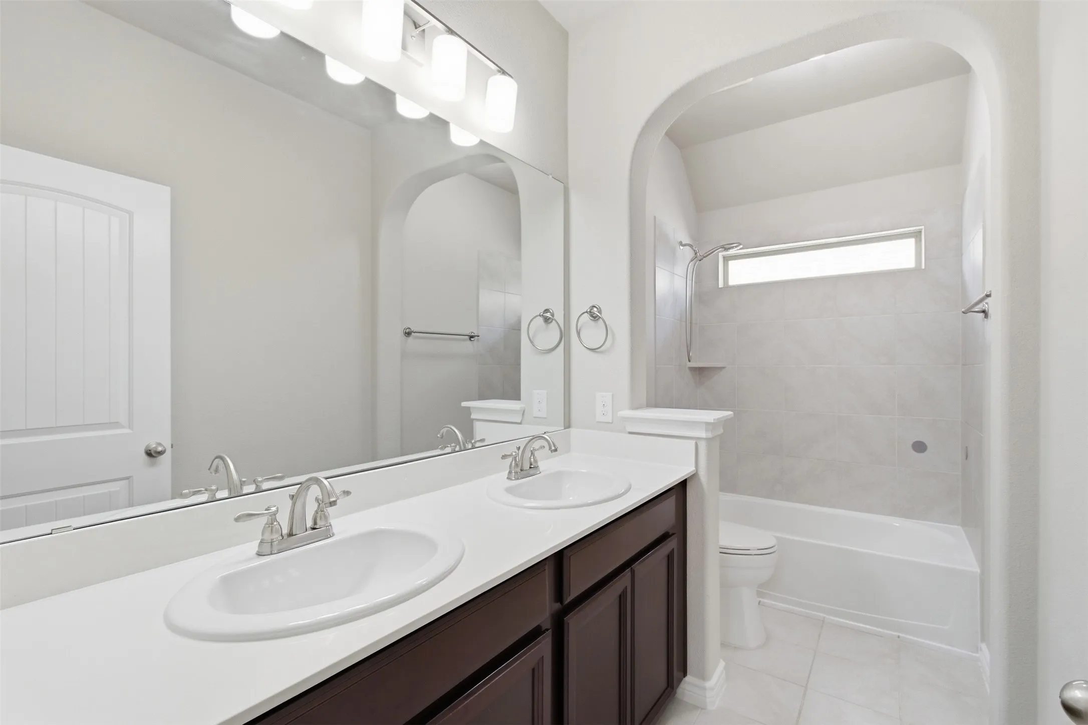 Single Family Residence For Sale in Denton County , 1112 Lake Cypress Lane, Little Elm, Texas 75068, 4 Bedroom, 4 Bathroom, 2 Garage spaces, 3,316 Sqft, built in 2018, mls#21401590, Real Estate Agent in Little Elm, Homes For Sale in Denton county, Homes For Sale in Little Elm, Realtor in Little Elm Texas, Real Estate Brokerage Independent Realty Texas, Luminita Cordes Realtor