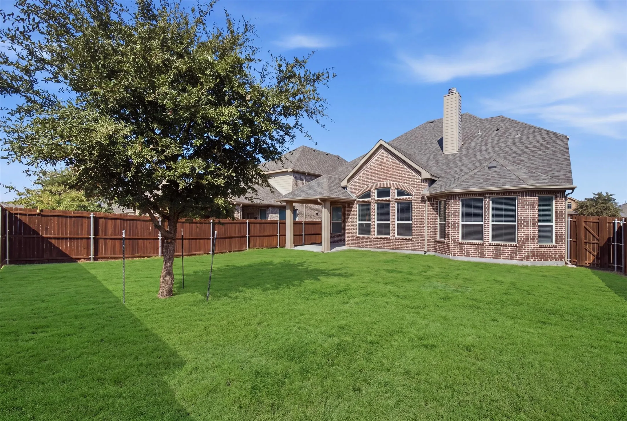 Single Family Residence For Sale in Denton County , 1112 Lake Cypress Lane, Little Elm, Texas 75068, 4 Bedroom, 4 Bathroom, 2 Garage spaces, 3,316 Sqft, built in 2018, mls#21401590, Real Estate Agent in Little Elm, Homes For Sale in Denton county, Homes For Sale in Little Elm, Realtor in Little Elm Texas, Real Estate Brokerage Independent Realty Texas, Luminita Cordes Realtor