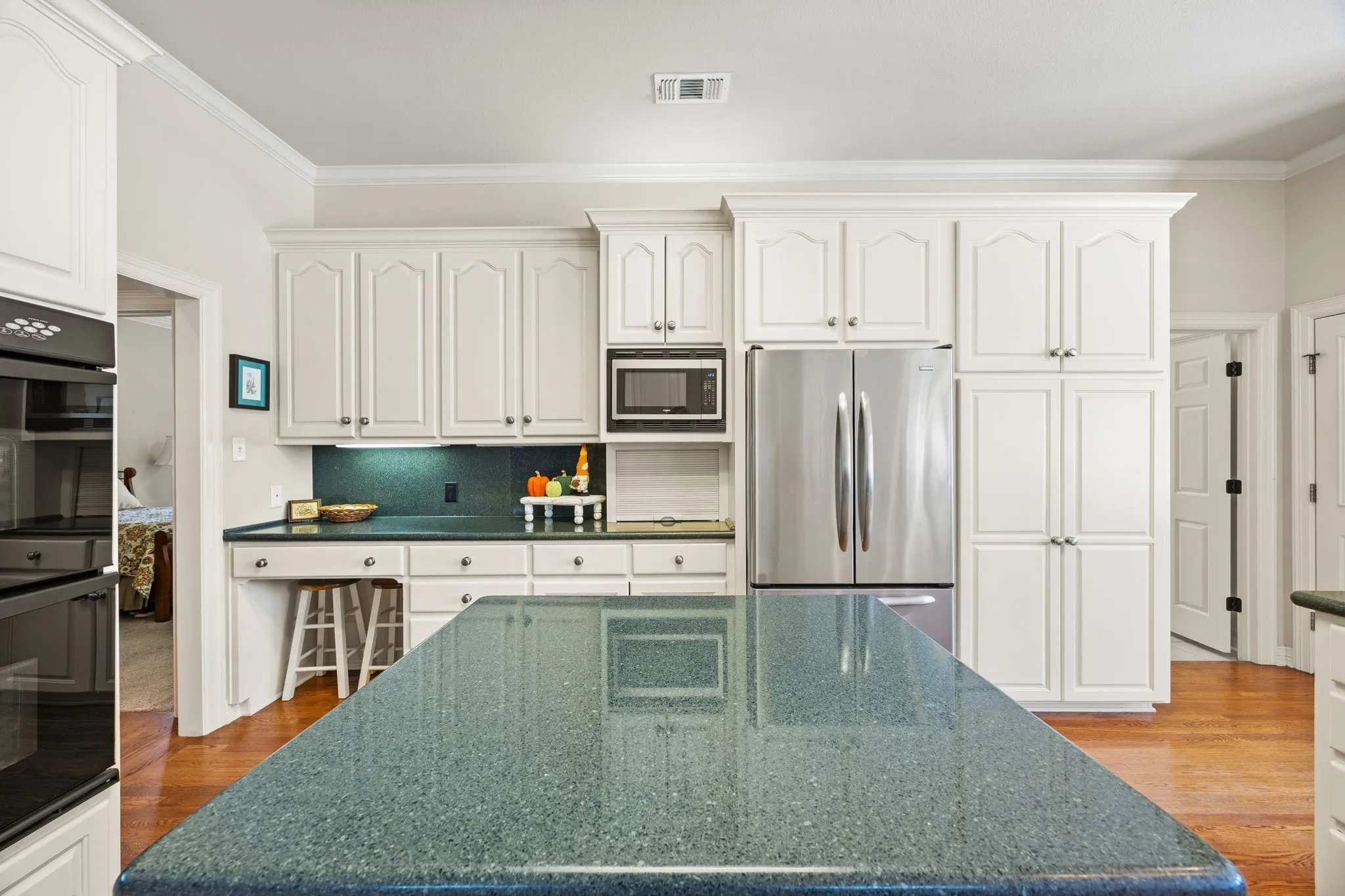 Single Family Residence For Sale in Hunt County , 1 Bluebonnet Trail, Greenville, Texas 75402, 4 Bedroom, 3 Bathroom, 3 Garage spaces, 3,017 Sqft, built in 2000, mls#21399719, Real Estate Agent in Greenville, Homes For Sale in Hunt county, Homes For Sale in Greenville, Realtor in Greenville Texas, Real Estate Brokerage Independent Realty Texas, Luminita Cordes Realtor