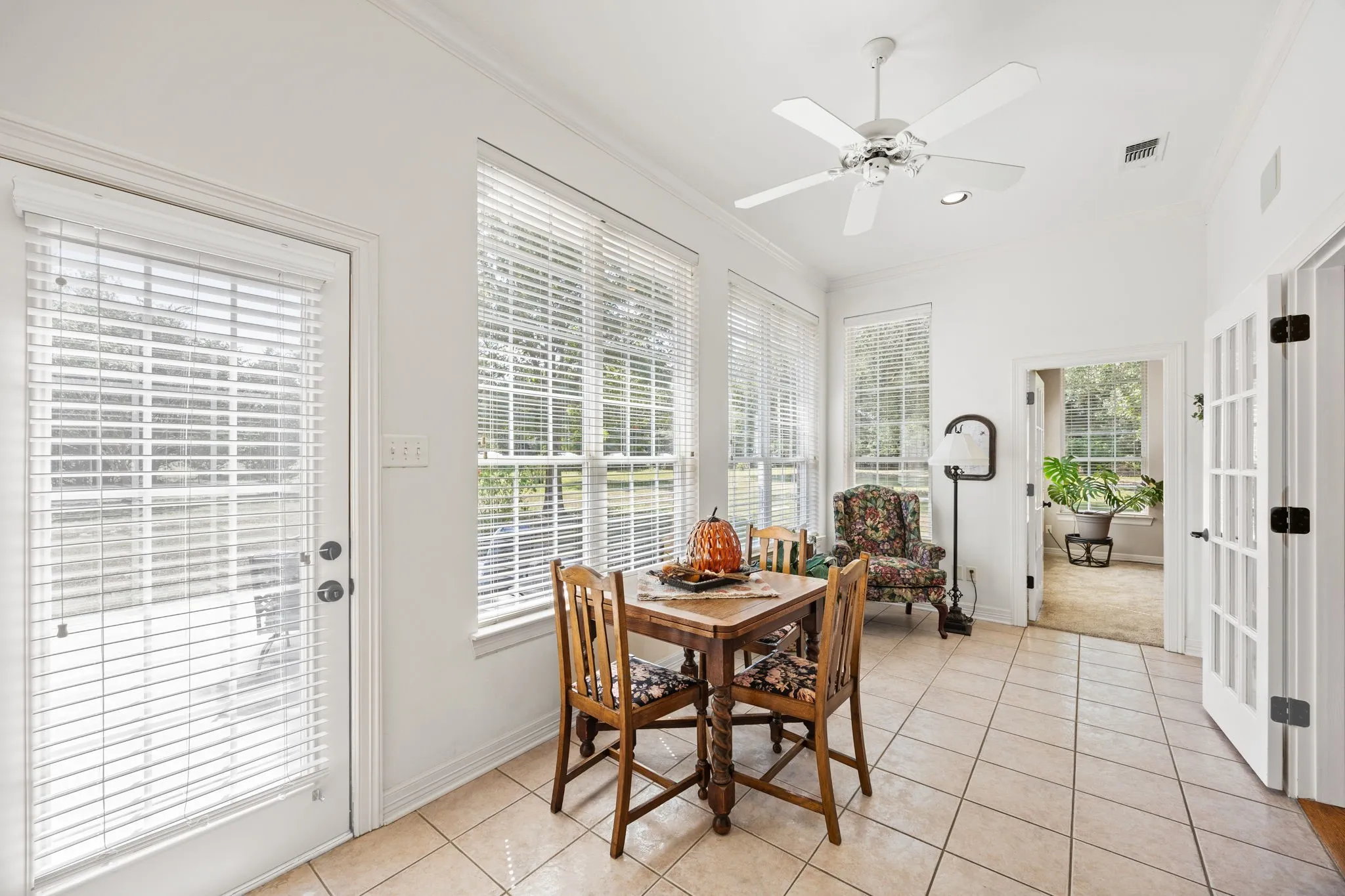 Single Family Residence For Sale in Hunt County , 1 Bluebonnet Trail, Greenville, Texas 75402, 4 Bedroom, 3 Bathroom, 3 Garage spaces, 3,017 Sqft, built in 2000, mls#21399719, Real Estate Agent in Greenville, Homes For Sale in Hunt county, Homes For Sale in Greenville, Realtor in Greenville Texas, Real Estate Brokerage Independent Realty Texas, Luminita Cordes Realtor