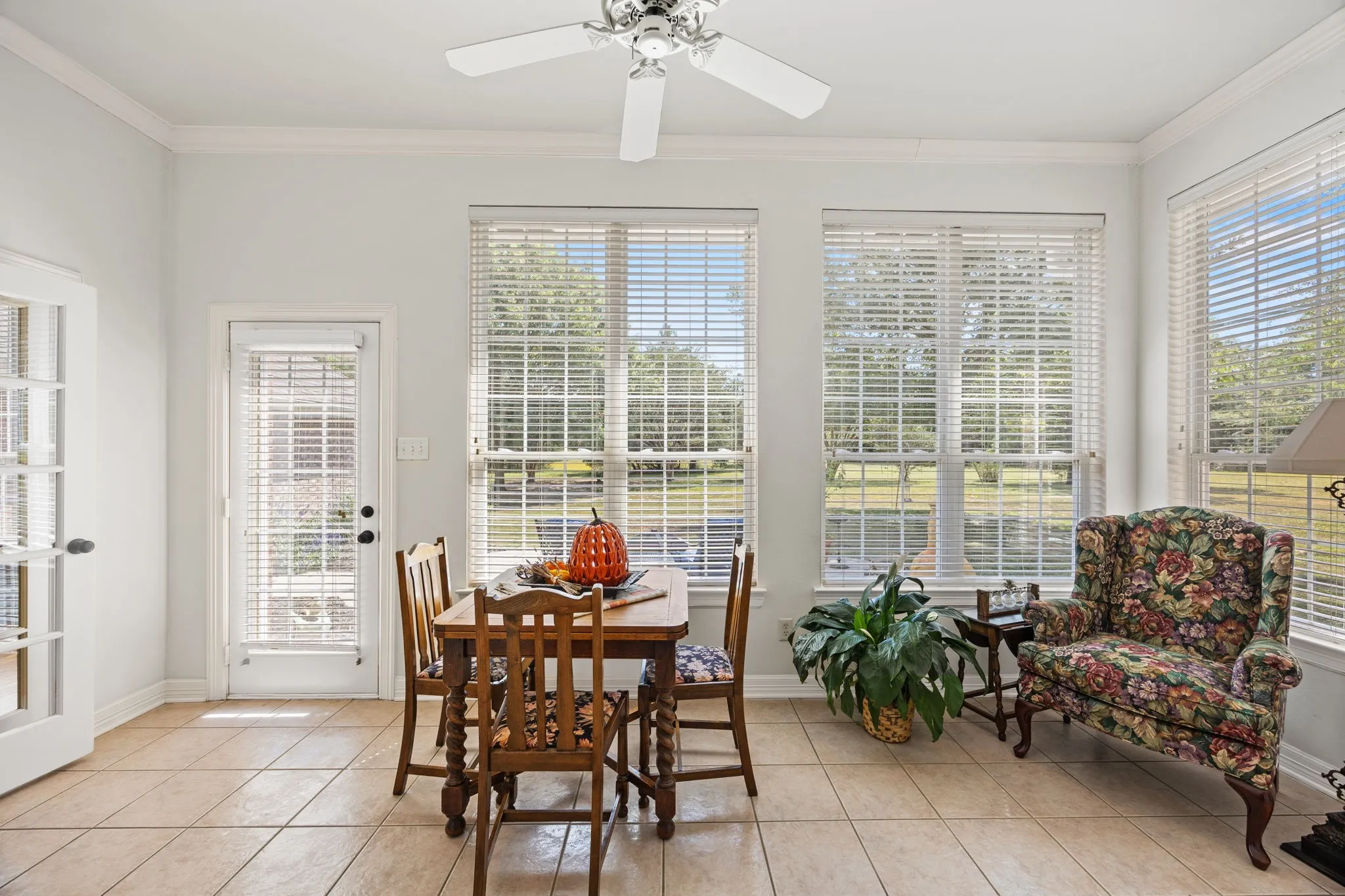 Single Family Residence For Sale in Hunt County , 1 Bluebonnet Trail, Greenville, Texas 75402, 4 Bedroom, 3 Bathroom, 3 Garage spaces, 3,017 Sqft, built in 2000, mls#21399719, Real Estate Agent in Greenville, Homes For Sale in Hunt county, Homes For Sale in Greenville, Realtor in Greenville Texas, Real Estate Brokerage Independent Realty Texas, Luminita Cordes Realtor