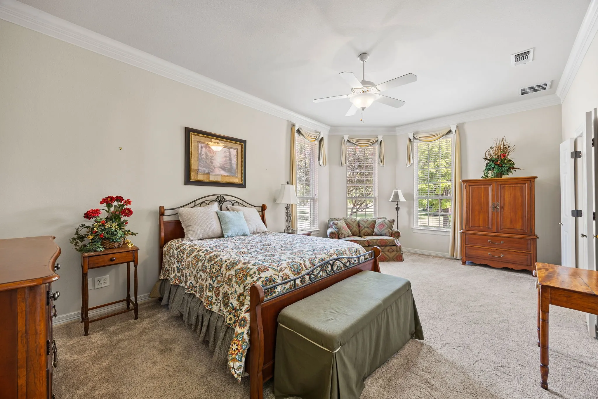 Single Family Residence For Sale in Hunt County , 1 Bluebonnet Trail, Greenville, Texas 75402, 4 Bedroom, 3 Bathroom, 3 Garage spaces, 3,017 Sqft, built in 2000, mls#21399719, Real Estate Agent in Greenville, Homes For Sale in Hunt county, Homes For Sale in Greenville, Realtor in Greenville Texas, Real Estate Brokerage Independent Realty Texas, Luminita Cordes Realtor