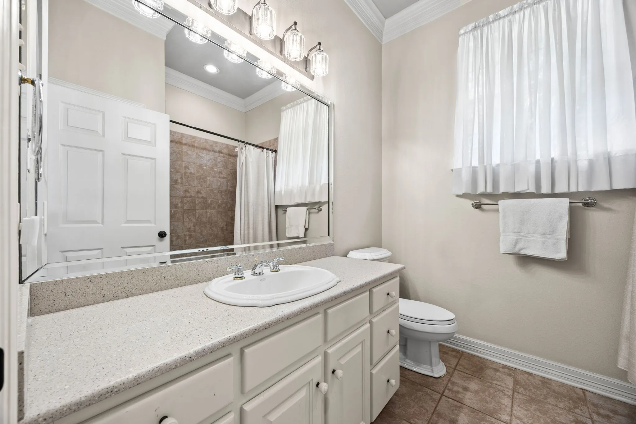 Single Family Residence For Sale in Hunt County , 1 Bluebonnet Trail, Greenville, Texas 75402, 4 Bedroom, 3 Bathroom, 3 Garage spaces, 3,017 Sqft, built in 2000, mls#21399719, Real Estate Agent in Greenville, Homes For Sale in Hunt county, Homes For Sale in Greenville, Realtor in Greenville Texas, Real Estate Brokerage Independent Realty Texas, Luminita Cordes Realtor
