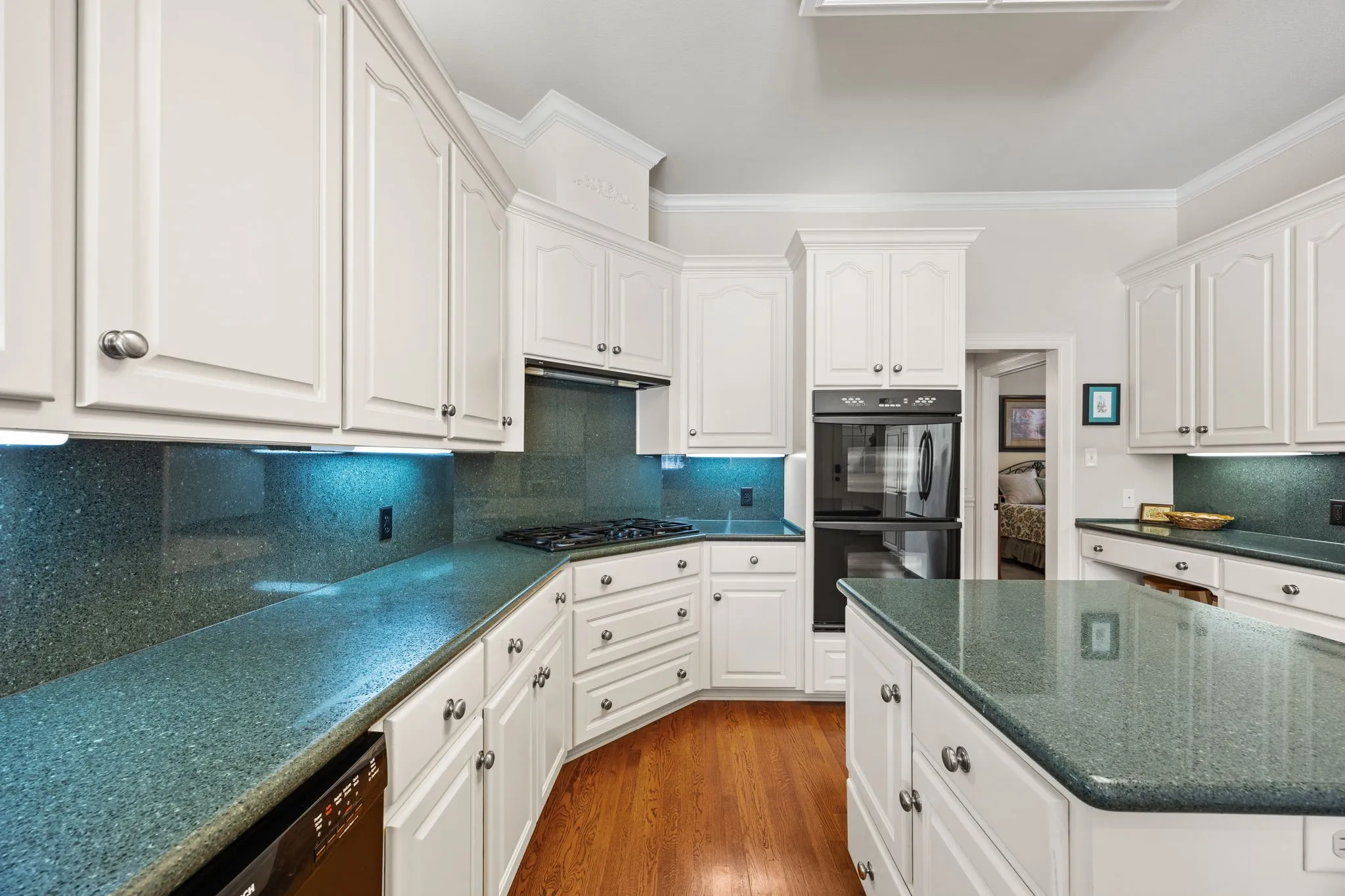 Single Family Residence For Sale in Hunt County , 1 Bluebonnet Trail, Greenville, Texas 75402, 4 Bedroom, 3 Bathroom, 3 Garage spaces, 3,017 Sqft, built in 2000, mls#21399719, Real Estate Agent in Greenville, Homes For Sale in Hunt county, Homes For Sale in Greenville, Realtor in Greenville Texas, Real Estate Brokerage Independent Realty Texas, Luminita Cordes Realtor