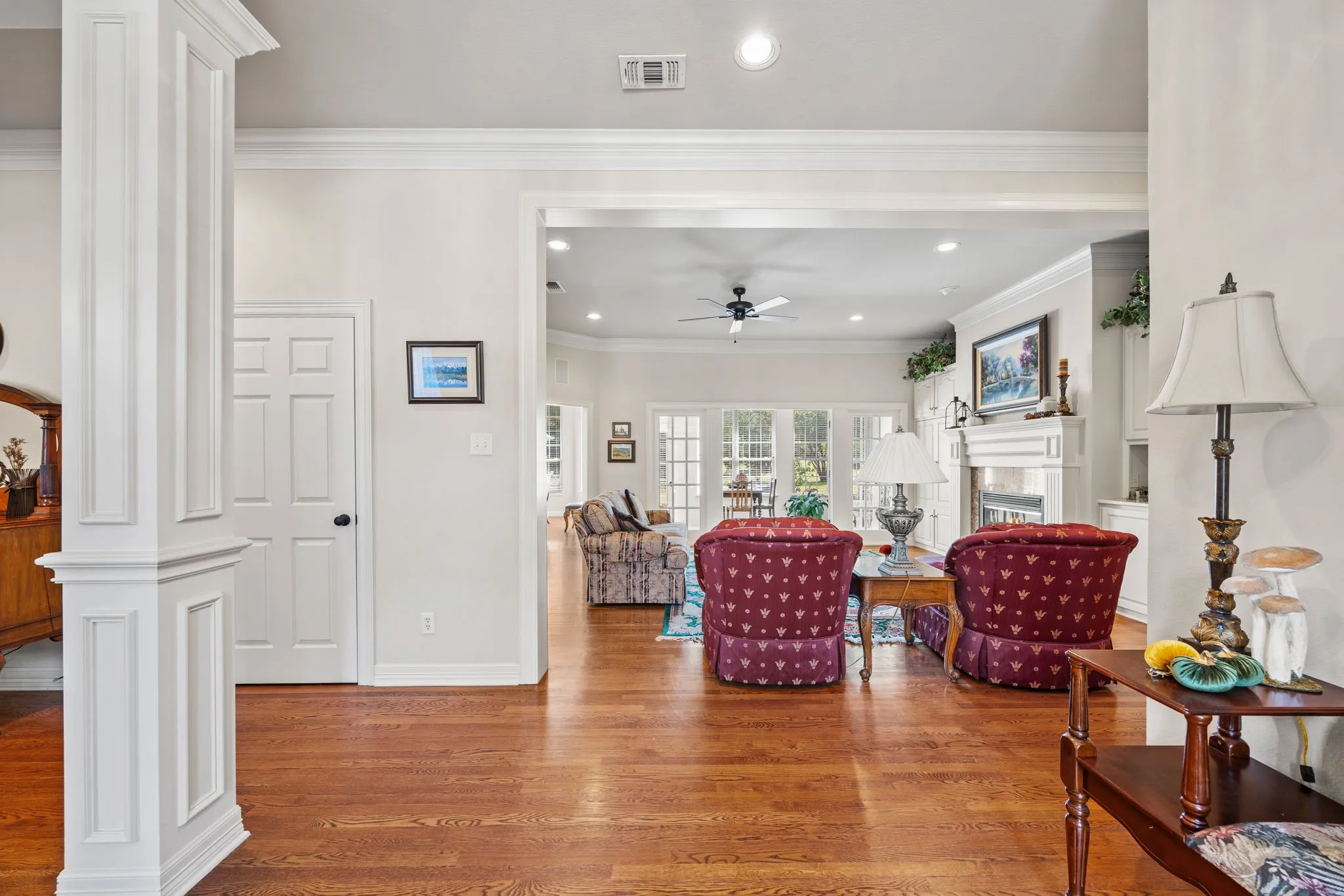 Single Family Residence For Sale in Hunt County , 1 Bluebonnet Trail, Greenville, Texas 75402, 4 Bedroom, 3 Bathroom, 3 Garage spaces, 3,017 Sqft, built in 2000, mls#21399719, Real Estate Agent in Greenville, Homes For Sale in Hunt county, Homes For Sale in Greenville, Realtor in Greenville Texas, Real Estate Brokerage Independent Realty Texas, Luminita Cordes Realtor