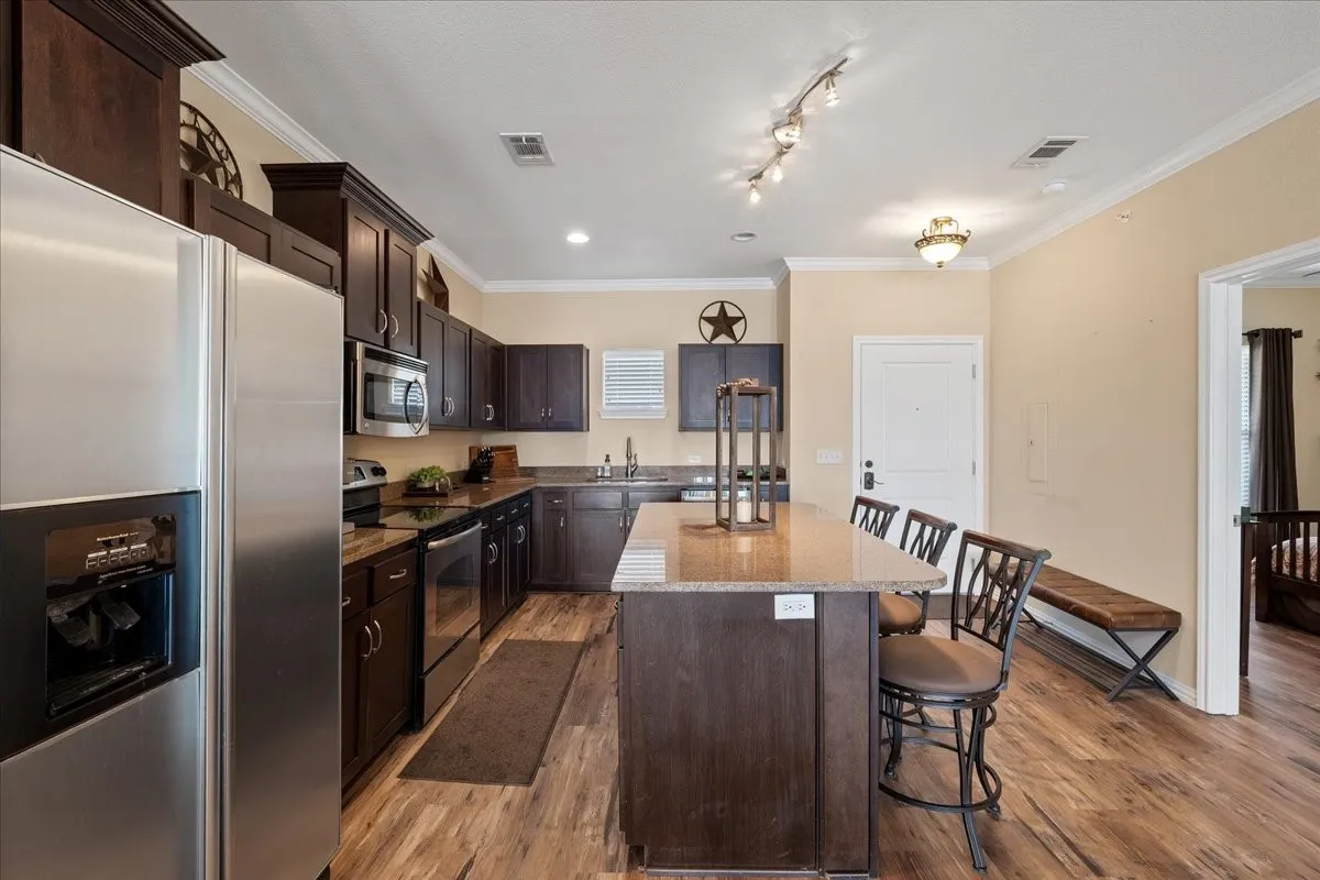 Condominium For Sale in Navarro County , 9900 Northshore Boulevard 3406, Corsicana, Texas 75109, 2 Bedroom, 2 Bathroom, Garage spaces, 1,209 Sqft, built in 2012, mls#21402226, Real Estate Agent in Corsicana, Homes For Sale in Navarro county, Homes For Sale in Corsicana, Realtor in Corsicana Texas, Real Estate Brokerage Independent Realty Texas, Luminita Cordes Realtor