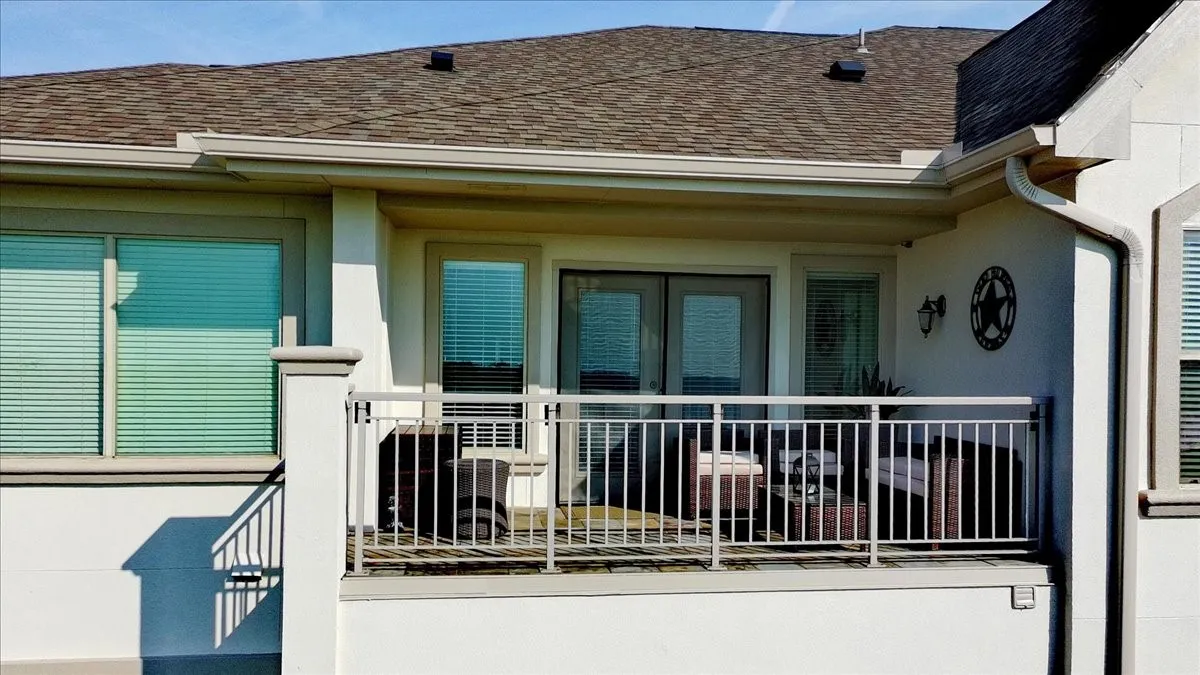 Condominium For Sale in Navarro County , 9900 Northshore Boulevard 3406, Corsicana, Texas 75109, 2 Bedroom, 2 Bathroom, Garage spaces, 1,209 Sqft, built in 2012, mls#21402226, Real Estate Agent in Corsicana, Homes For Sale in Navarro county, Homes For Sale in Corsicana, Realtor in Corsicana Texas, Real Estate Brokerage Independent Realty Texas, Luminita Cordes Realtor