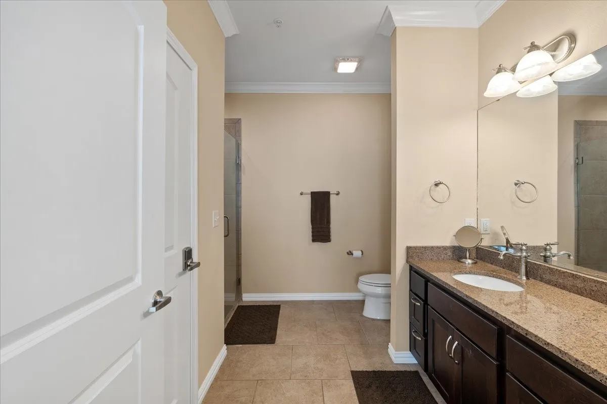 Condominium For Sale in Navarro County , 9900 Northshore Boulevard 3406, Corsicana, Texas 75109, 2 Bedroom, 2 Bathroom, Garage spaces, 1,209 Sqft, built in 2012, mls#21402226, Real Estate Agent in Corsicana, Homes For Sale in Navarro county, Homes For Sale in Corsicana, Realtor in Corsicana Texas, Real Estate Brokerage Independent Realty Texas, Luminita Cordes Realtor