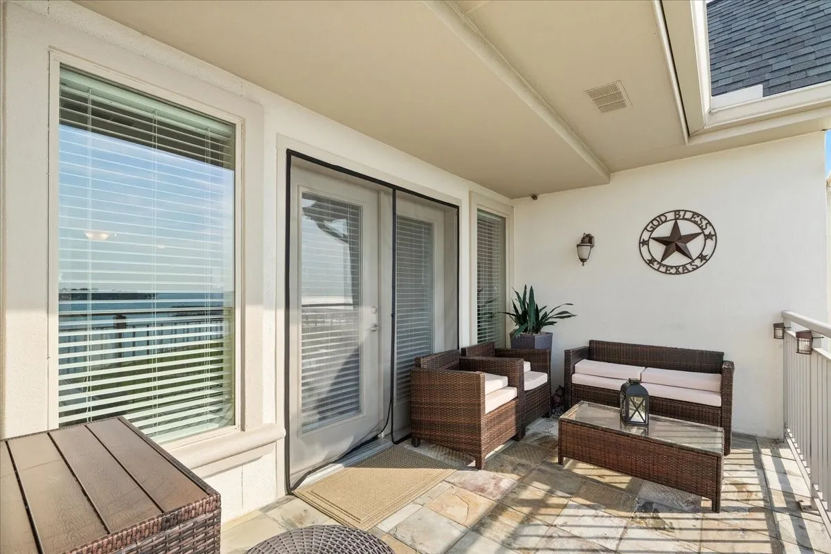 Condominium For Sale in Navarro County , 9900 Northshore Boulevard 3406, Corsicana, Texas 75109, 2 Bedroom, 2 Bathroom, Garage spaces, 1,209 Sqft, built in 2012, mls#21402226, Real Estate Agent in Corsicana, Homes For Sale in Navarro county, Homes For Sale in Corsicana, Realtor in Corsicana Texas, Real Estate Brokerage Independent Realty Texas, Luminita Cordes Realtor