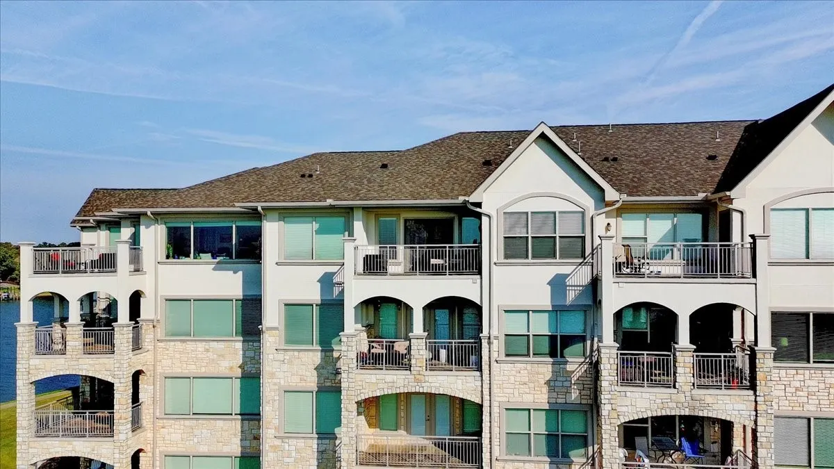 Condominium For Sale in Navarro County , 9900 Northshore Boulevard 3406, Corsicana, Texas 75109, 2 Bedroom, 2 Bathroom, Garage spaces, 1,209 Sqft, built in 2012, mls#21402226, Real Estate Agent in Corsicana, Homes For Sale in Navarro county, Homes For Sale in Corsicana, Realtor in Corsicana Texas, Real Estate Brokerage Independent Realty Texas, Luminita Cordes Realtor