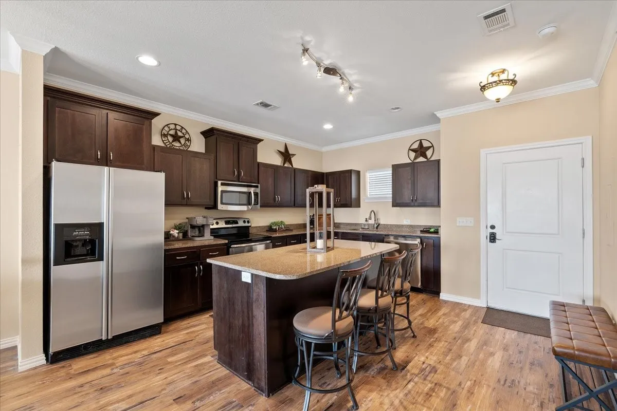 Condominium For Sale in Navarro County , 9900 Northshore Boulevard 3406, Corsicana, Texas 75109, 2 Bedroom, 2 Bathroom, Garage spaces, 1,209 Sqft, built in 2012, mls#21402226, Real Estate Agent in Corsicana, Homes For Sale in Navarro county, Homes For Sale in Corsicana, Realtor in Corsicana Texas, Real Estate Brokerage Independent Realty Texas, Luminita Cordes Realtor