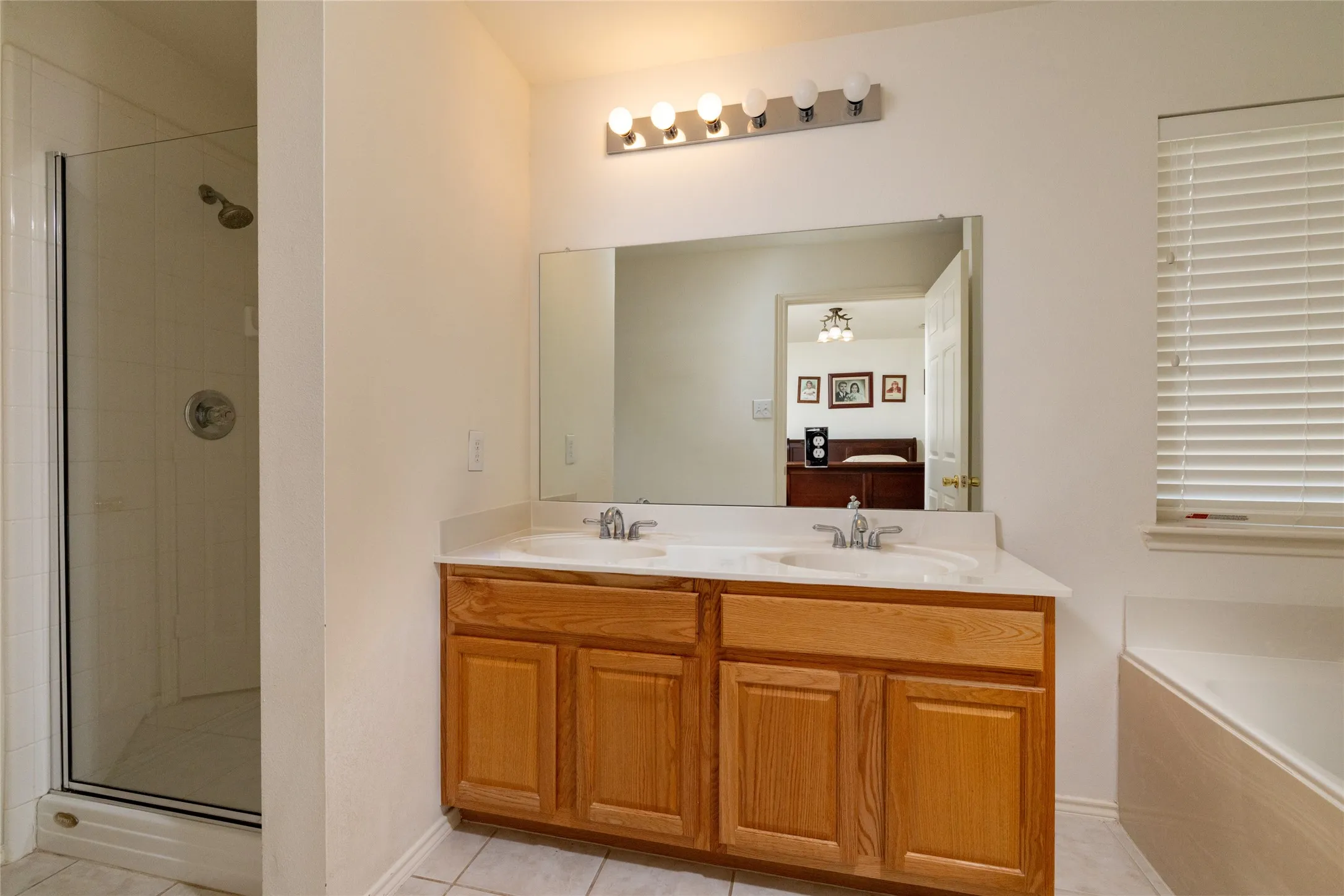 Single Family Residence For Sale in Tarrant County , 4413 Chaparral Creek Drive, Fort Worth, Texas 76123, 4 Bedroom, 3 Bathroom, 2 Garage spaces, 2,147 Sqft, built in 2005, mls#21402264, Real Estate Agent in Fort Worth, Homes For Sale in Tarrant county, Homes For Sale in Fort Worth, Realtor in Fort Worth Texas, Real Estate Brokerage Independent Realty Texas, Luminita Cordes Realtor