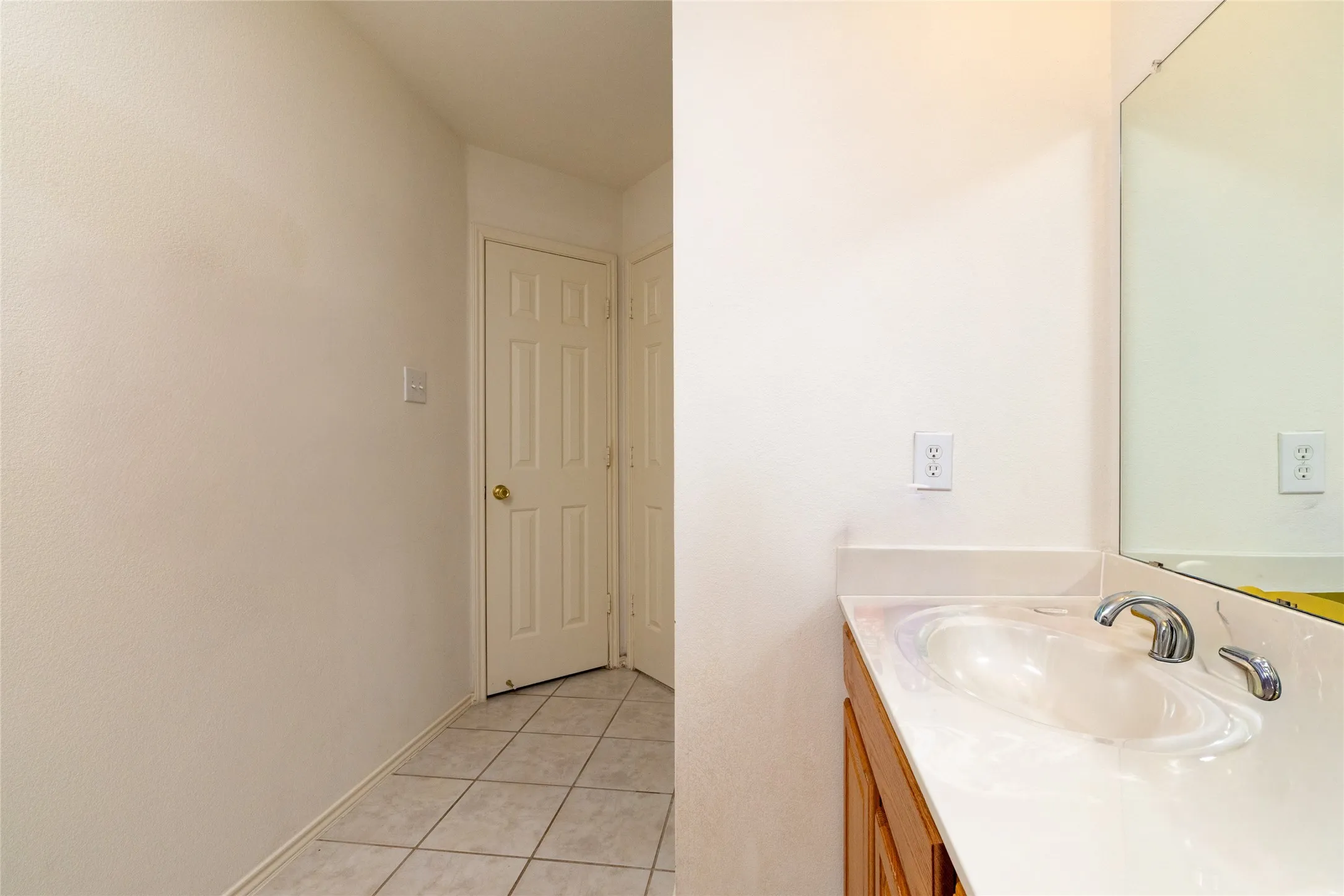 Single Family Residence For Sale in Tarrant County , 4413 Chaparral Creek Drive, Fort Worth, Texas 76123, 4 Bedroom, 3 Bathroom, 2 Garage spaces, 2,147 Sqft, built in 2005, mls#21402264, Real Estate Agent in Fort Worth, Homes For Sale in Tarrant county, Homes For Sale in Fort Worth, Realtor in Fort Worth Texas, Real Estate Brokerage Independent Realty Texas, Luminita Cordes Realtor