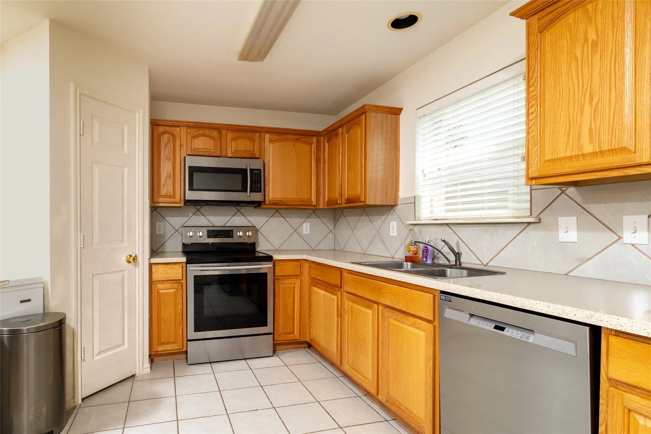 Single Family Residence For Sale in Tarrant County , 4413 Chaparral Creek Drive, Fort Worth, Texas 76123, 4 Bedroom, 3 Bathroom, 2 Garage spaces, 2,147 Sqft, built in 2005, mls#21402264, Real Estate Agent in Fort Worth, Homes For Sale in Tarrant county, Homes For Sale in Fort Worth, Realtor in Fort Worth Texas, Real Estate Brokerage Independent Realty Texas, Luminita Cordes Realtor