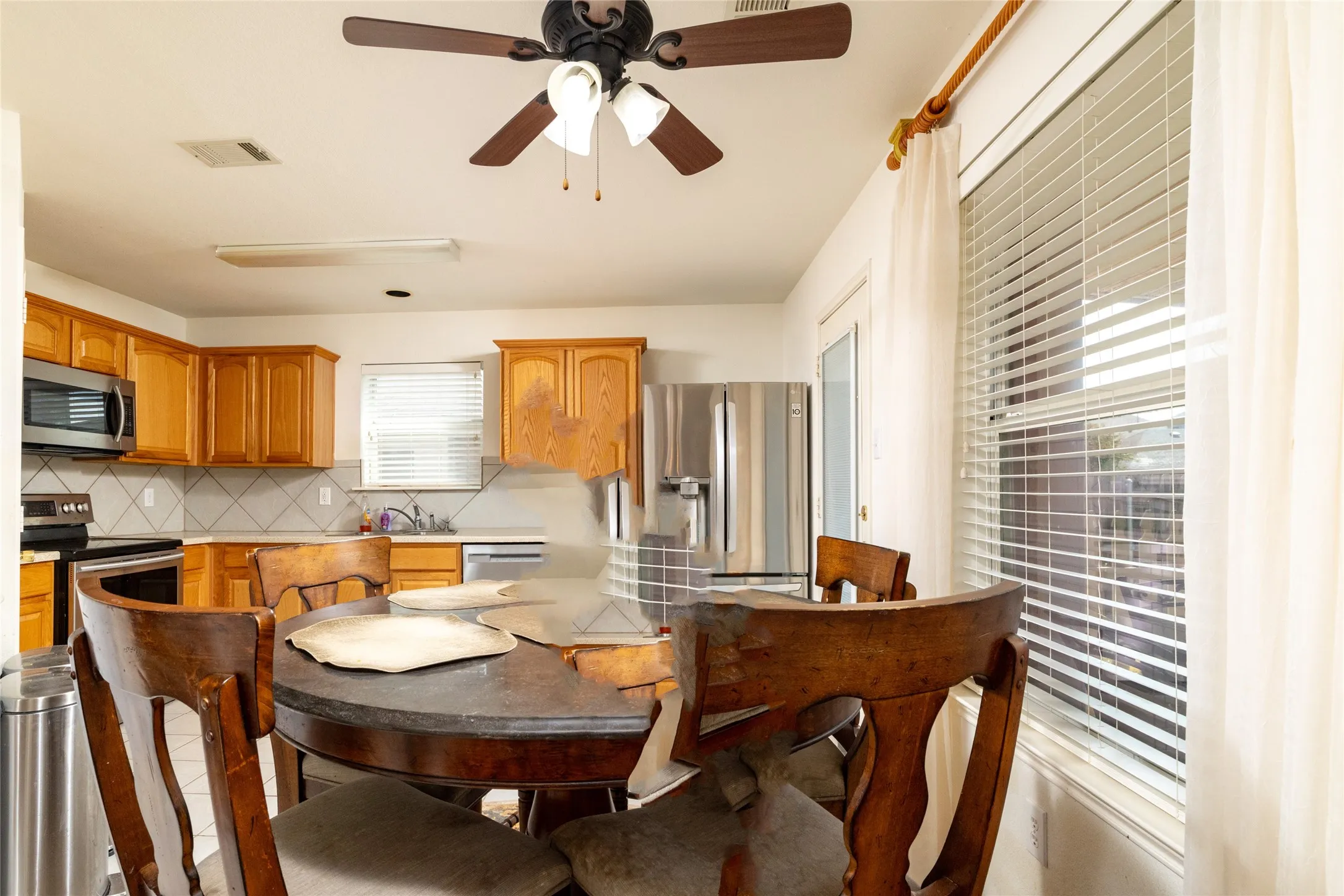 Single Family Residence For Sale in Tarrant County , 4413 Chaparral Creek Drive, Fort Worth, Texas 76123, 4 Bedroom, 3 Bathroom, 2 Garage spaces, 2,147 Sqft, built in 2005, mls#21402264, Real Estate Agent in Fort Worth, Homes For Sale in Tarrant county, Homes For Sale in Fort Worth, Realtor in Fort Worth Texas, Real Estate Brokerage Independent Realty Texas, Luminita Cordes Realtor