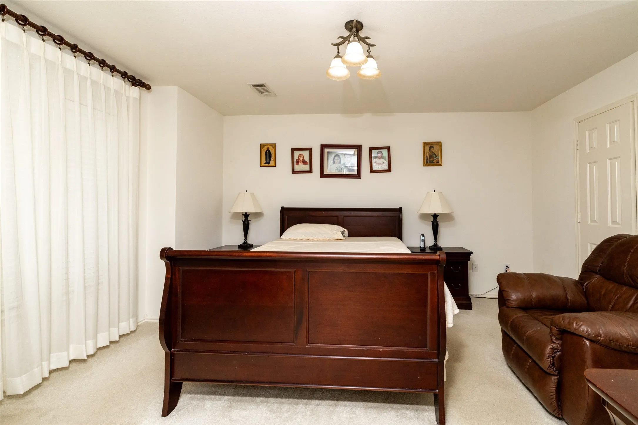 Single Family Residence For Sale in Tarrant County , 4413 Chaparral Creek Drive, Fort Worth, Texas 76123, 4 Bedroom, 3 Bathroom, 2 Garage spaces, 2,147 Sqft, built in 2005, mls#21402264, Real Estate Agent in Fort Worth, Homes For Sale in Tarrant county, Homes For Sale in Fort Worth, Realtor in Fort Worth Texas, Real Estate Brokerage Independent Realty Texas, Luminita Cordes Realtor