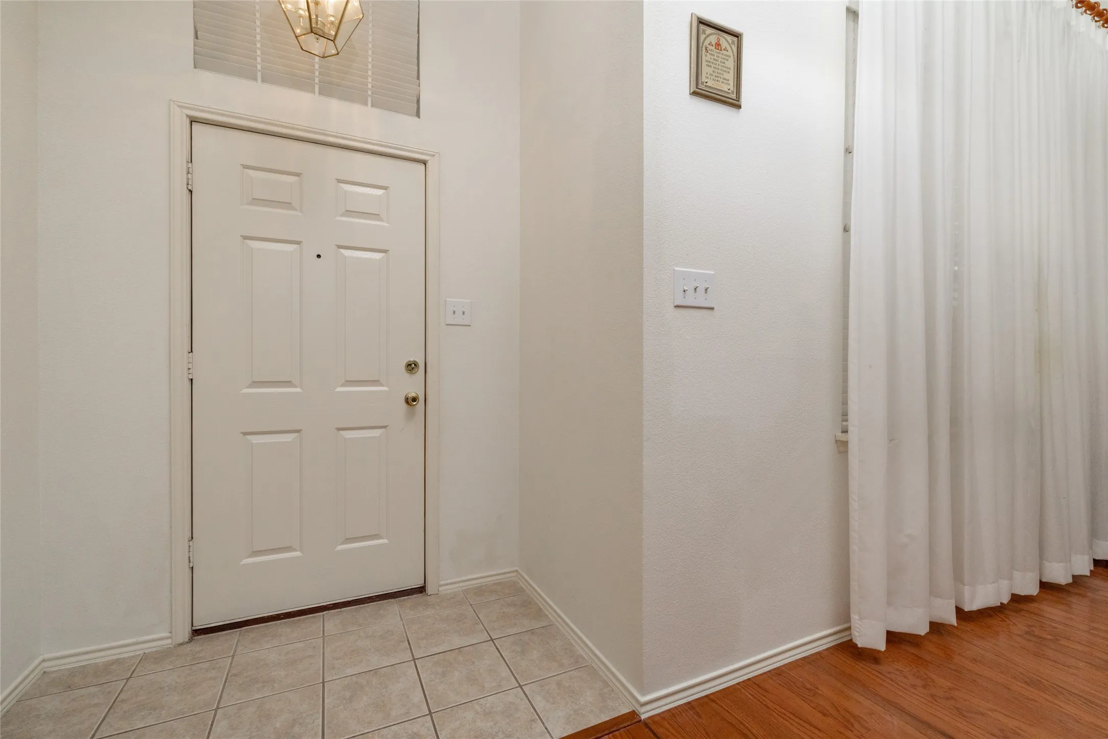 Single Family Residence For Sale in Tarrant County , 4413 Chaparral Creek Drive, Fort Worth, Texas 76123, 4 Bedroom, 3 Bathroom, 2 Garage spaces, 2,147 Sqft, built in 2005, mls#21402264, Real Estate Agent in Fort Worth, Homes For Sale in Tarrant county, Homes For Sale in Fort Worth, Realtor in Fort Worth Texas, Real Estate Brokerage Independent Realty Texas, Luminita Cordes Realtor