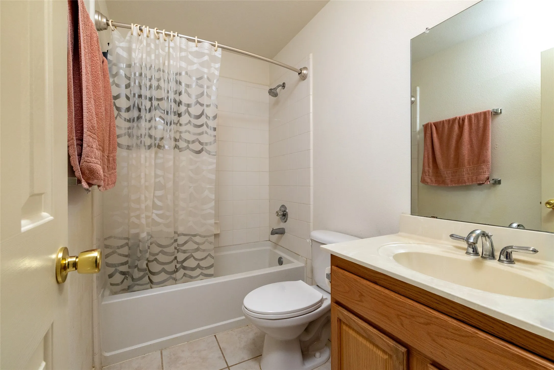 Single Family Residence For Sale in Tarrant County , 4413 Chaparral Creek Drive, Fort Worth, Texas 76123, 4 Bedroom, 3 Bathroom, 2 Garage spaces, 2,147 Sqft, built in 2005, mls#21402264, Real Estate Agent in Fort Worth, Homes For Sale in Tarrant county, Homes For Sale in Fort Worth, Realtor in Fort Worth Texas, Real Estate Brokerage Independent Realty Texas, Luminita Cordes Realtor