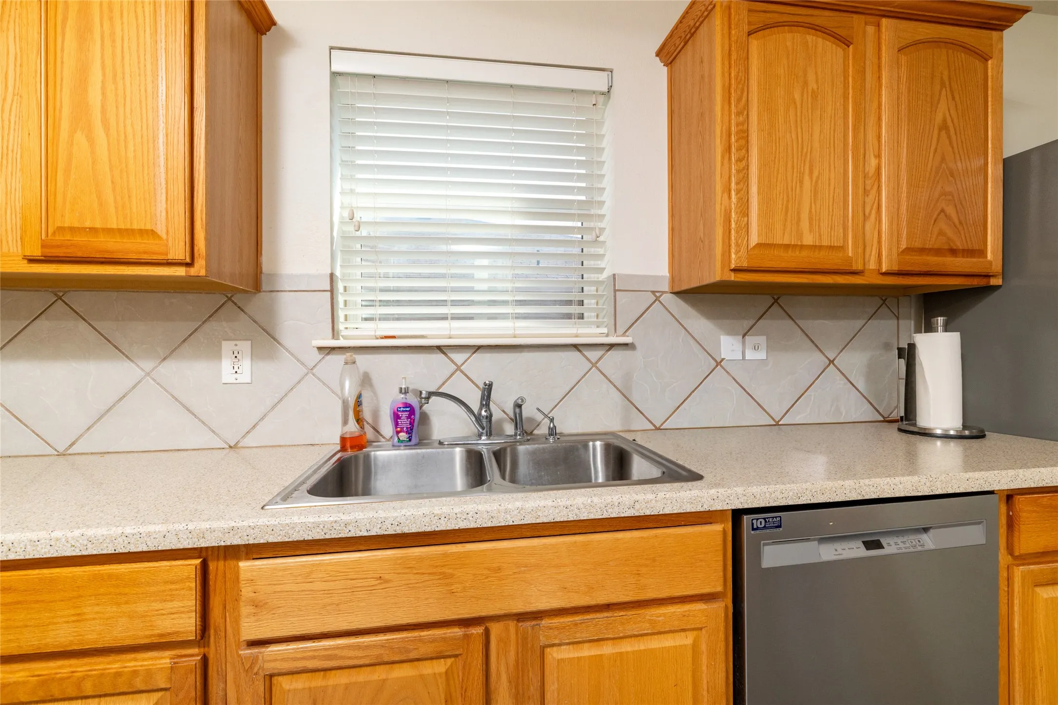Single Family Residence For Sale in Tarrant County , 4413 Chaparral Creek Drive, Fort Worth, Texas 76123, 4 Bedroom, 3 Bathroom, 2 Garage spaces, 2,147 Sqft, built in 2005, mls#21402264, Real Estate Agent in Fort Worth, Homes For Sale in Tarrant county, Homes For Sale in Fort Worth, Realtor in Fort Worth Texas, Real Estate Brokerage Independent Realty Texas, Luminita Cordes Realtor